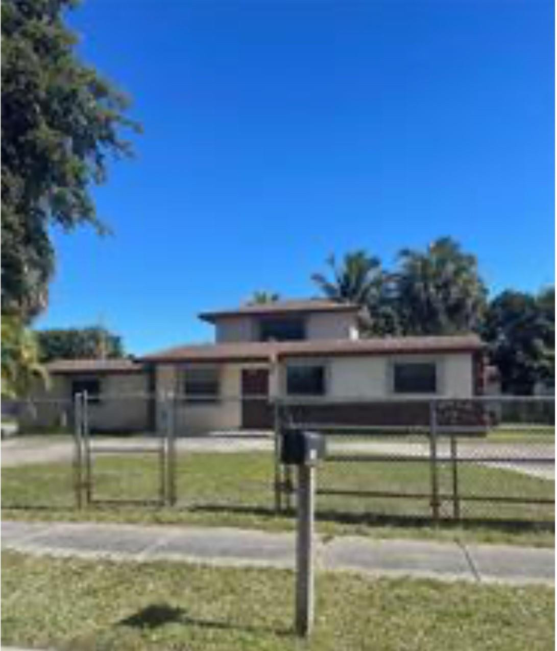 890 Nw 33rd Way Property Photo 1