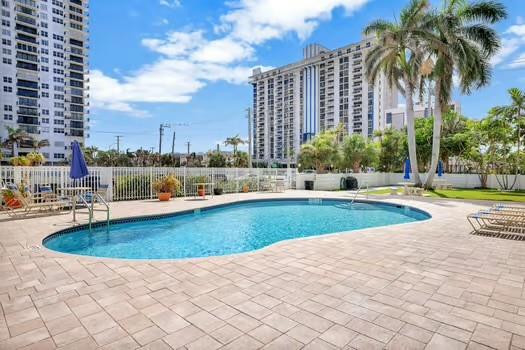 1901 S Ocean Drive 202 Property Photo 4