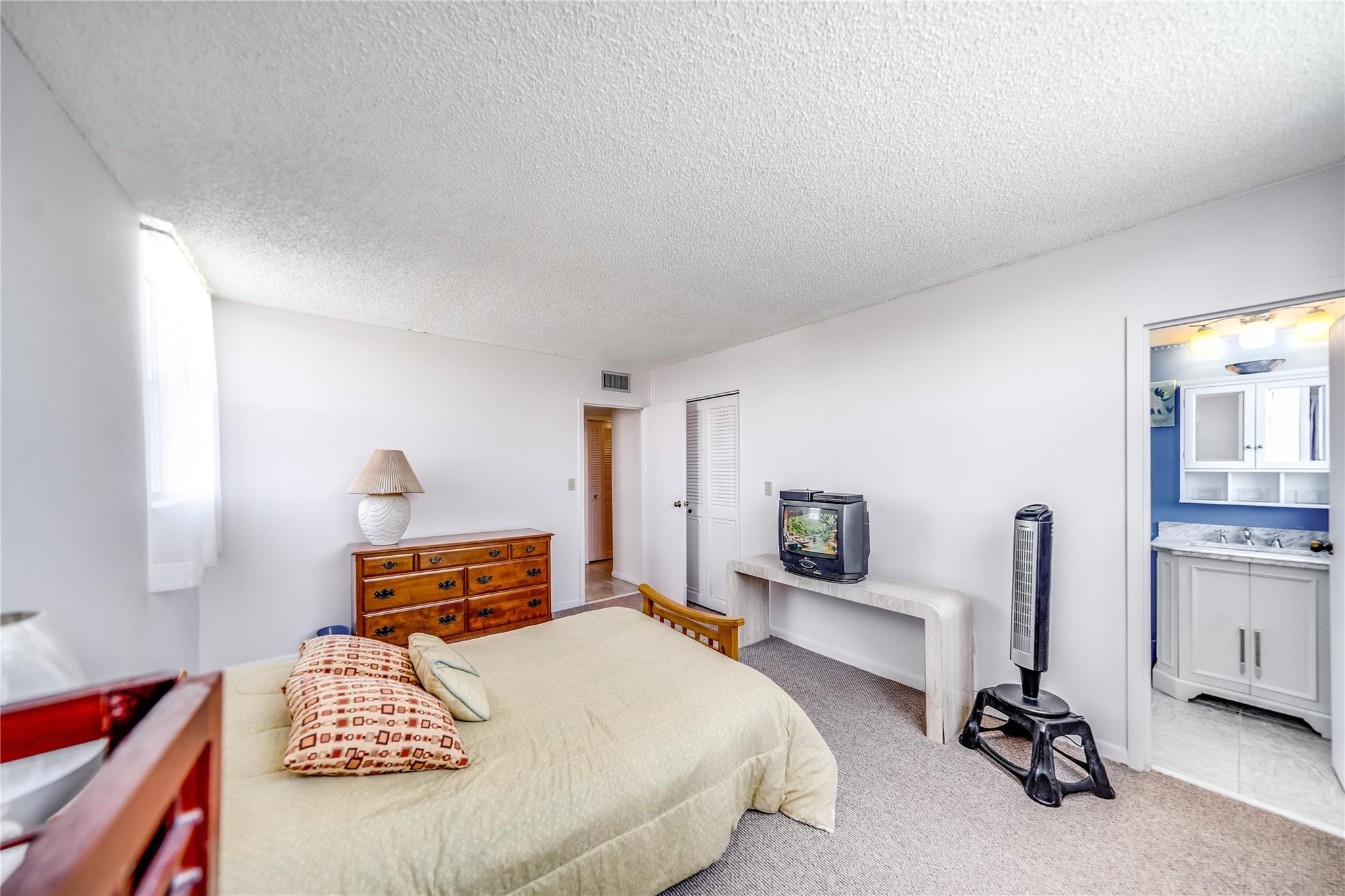 2860 Somerset Drive 404k Property Photo 12