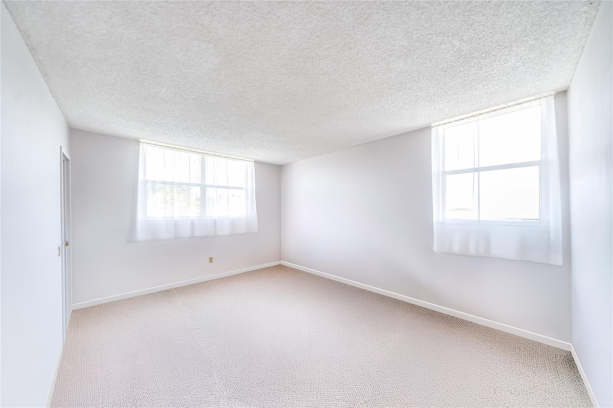 2860 Somerset Drive 404k Property Photo 13