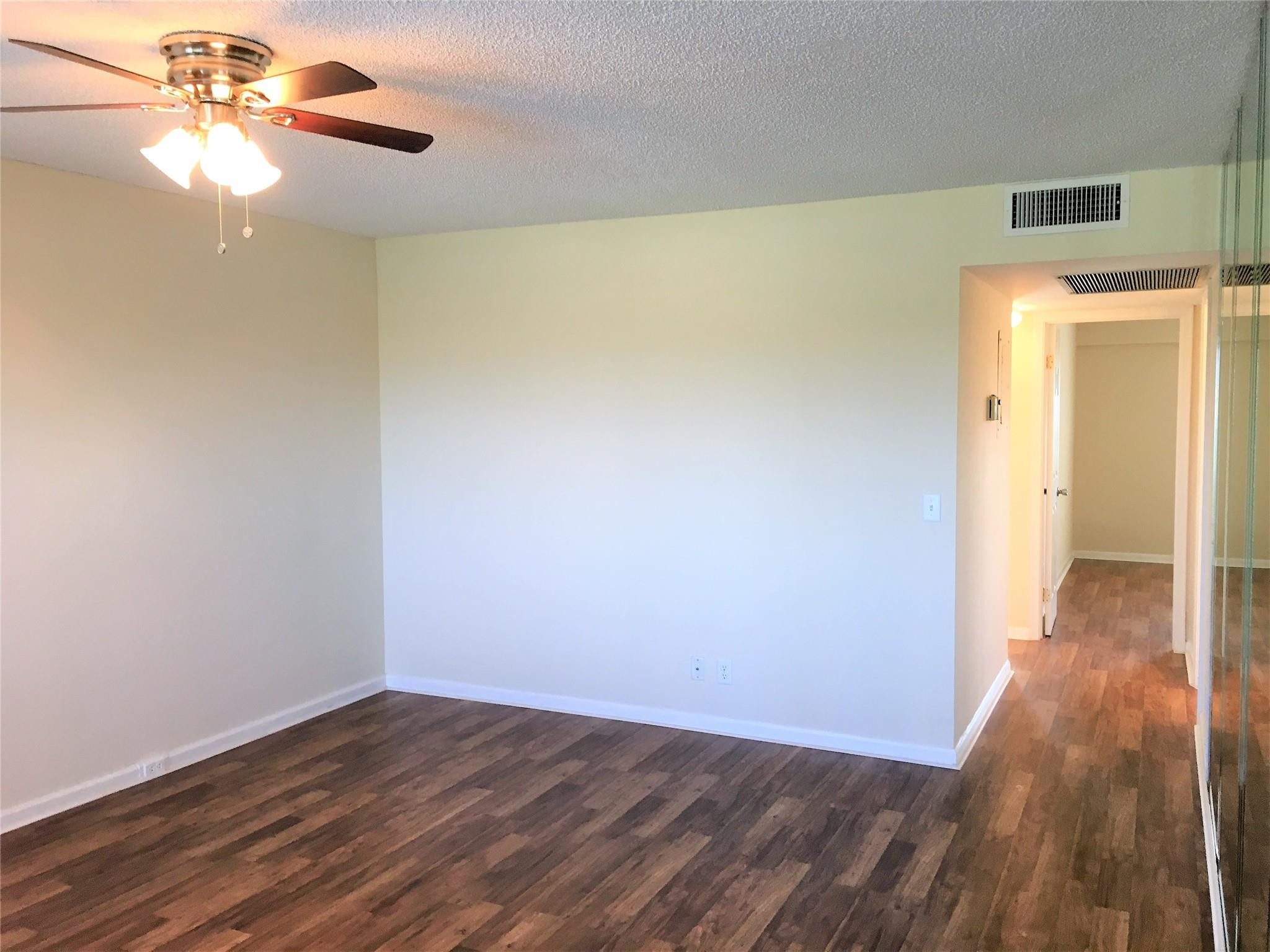 551 Sw 135th Avenue 405b Property Photo 11