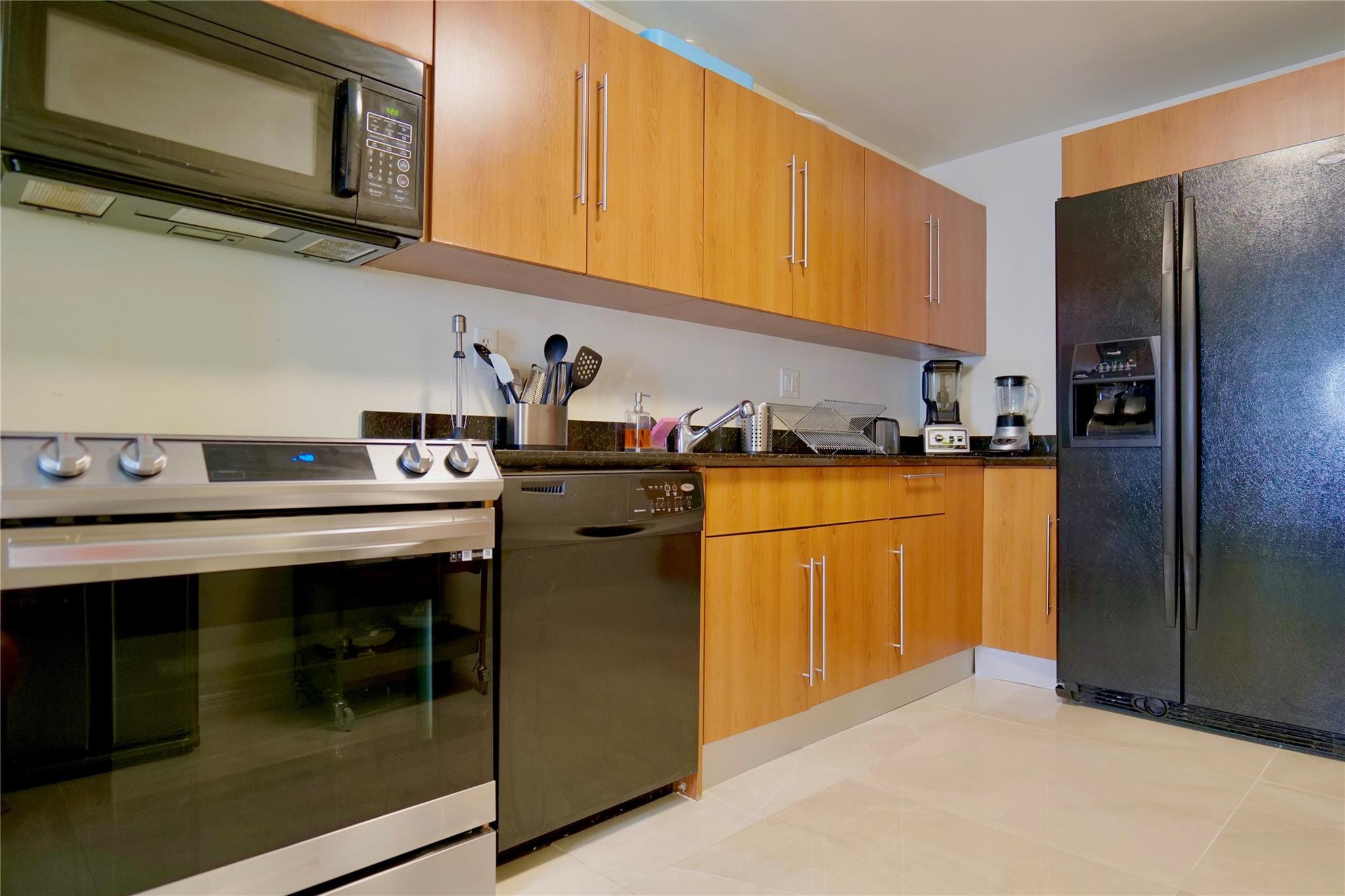 3000 S Ocean Drive 312 Property Photo 9
