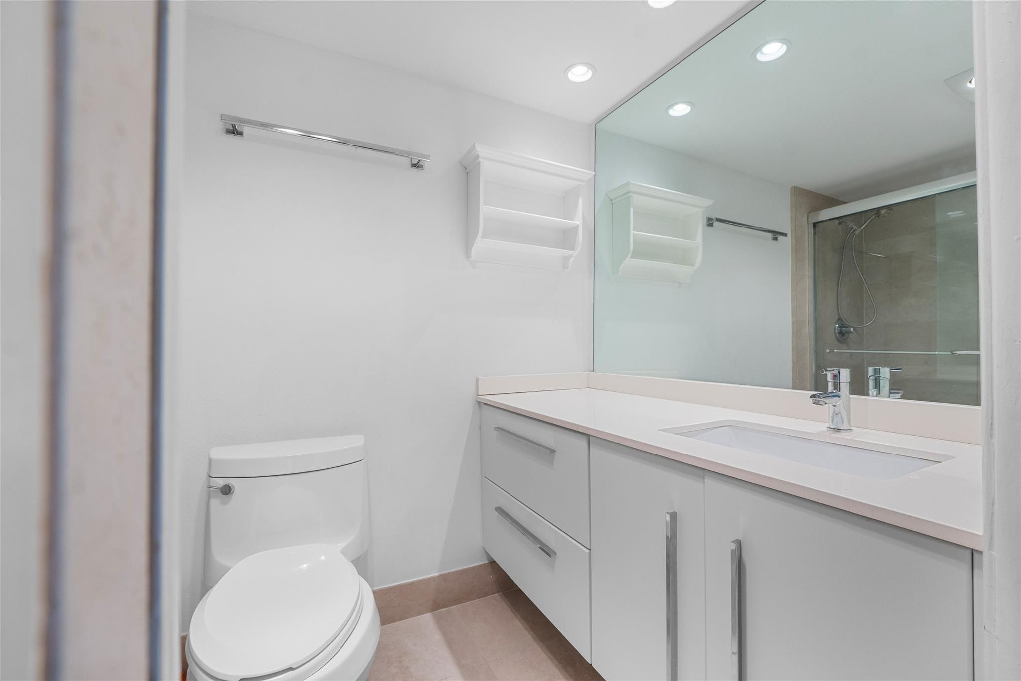 535 Oaks Drive 508 Property Photo 11