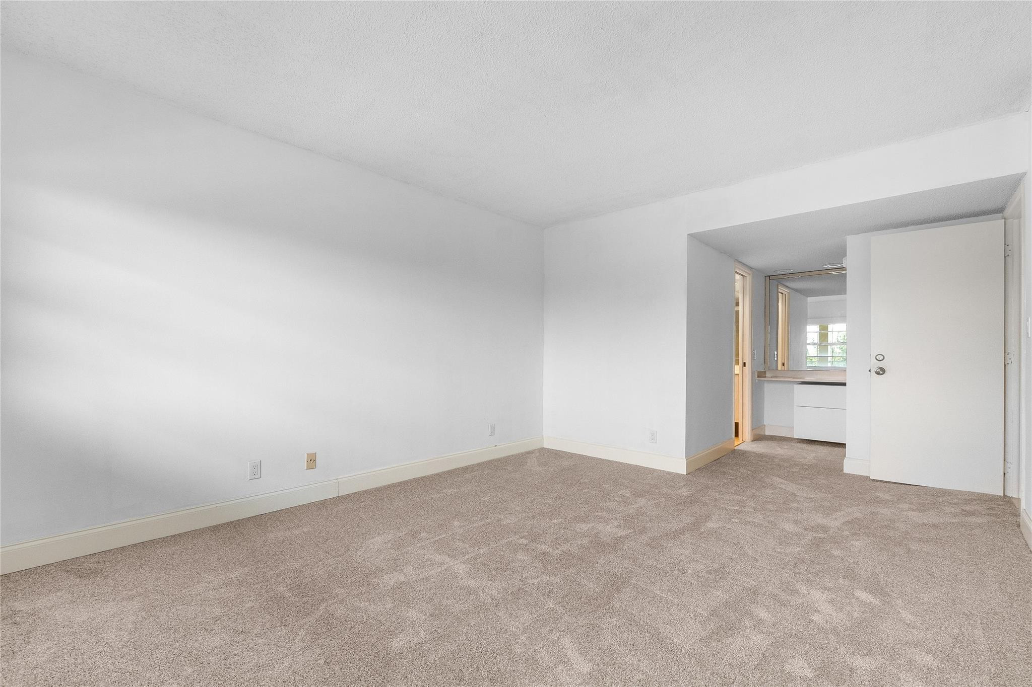 535 Oaks Drive 508 Property Photo 12