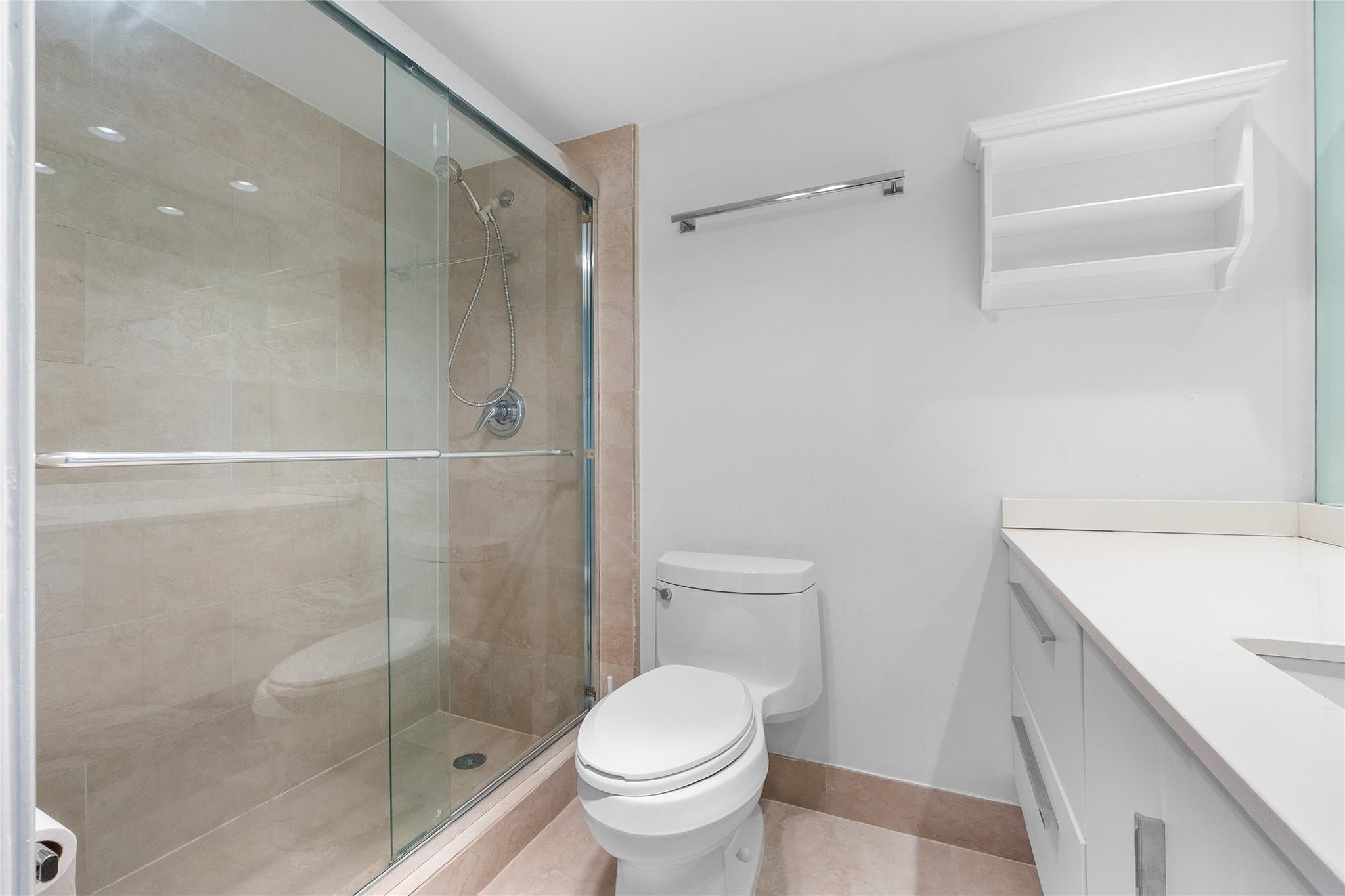 535 Oaks Drive 508 Property Photo 13