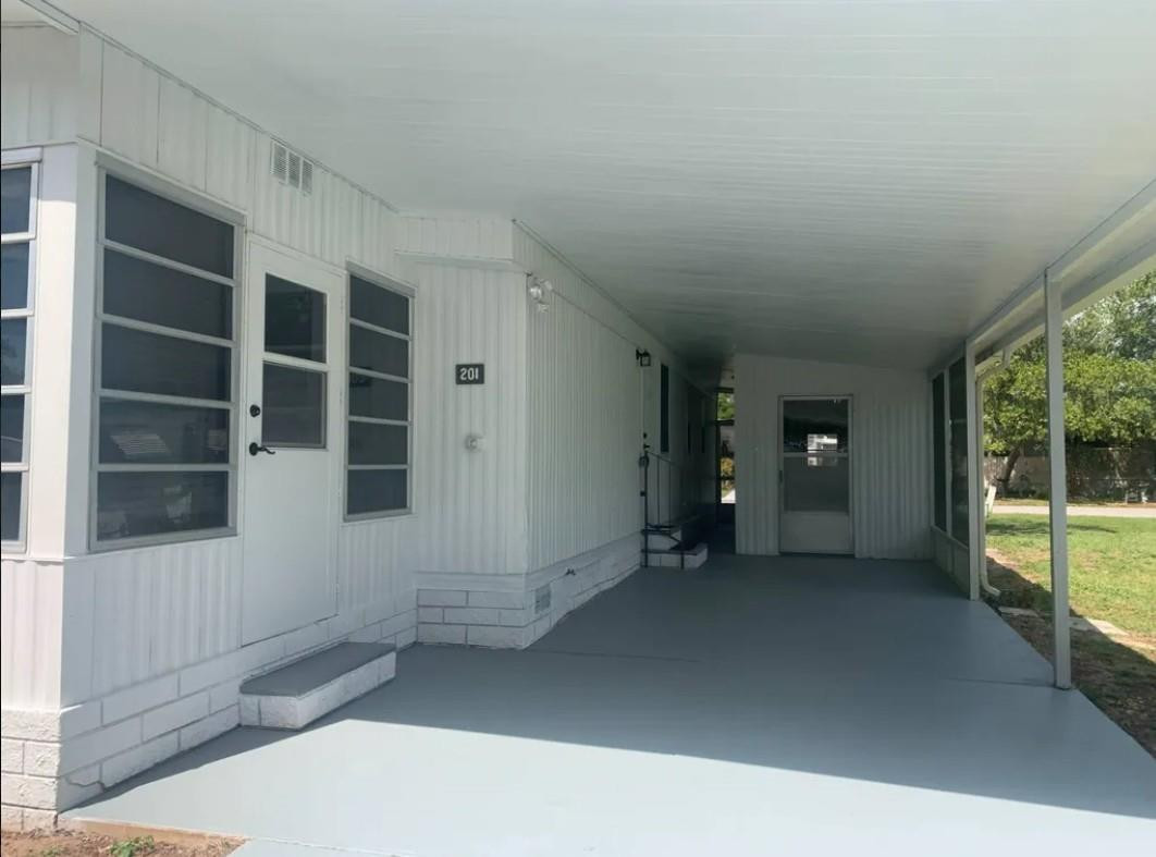 2219 Nw 47th Circle Property Photo 5