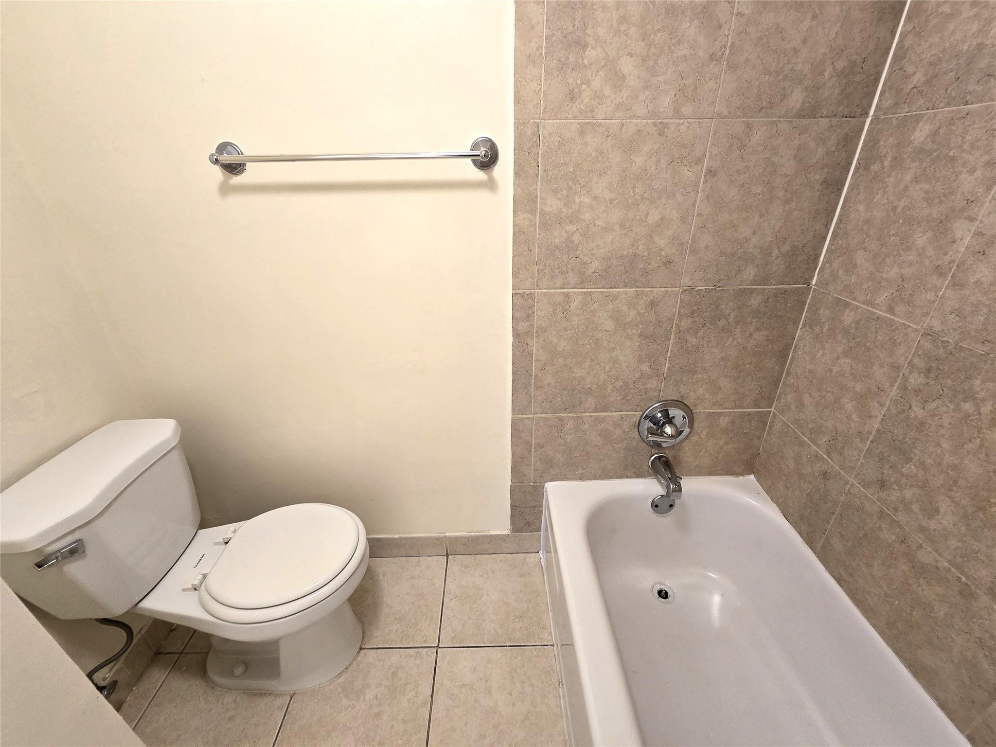 4334 Nw 9th Avenue 9-3b Property Photo 4