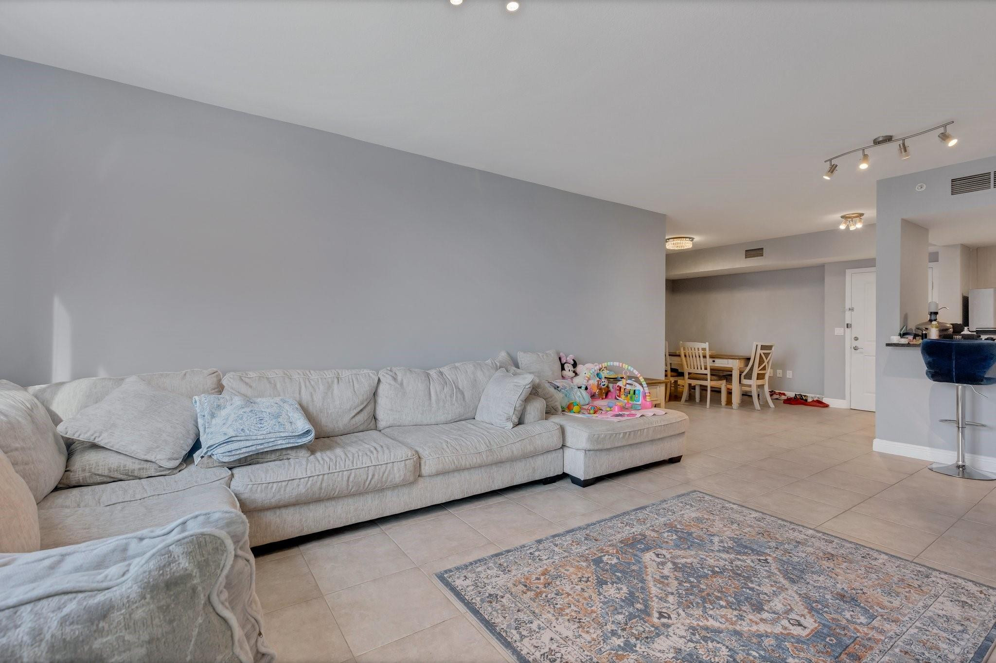 511 Se 5th Avenue 912 Property Photo 4