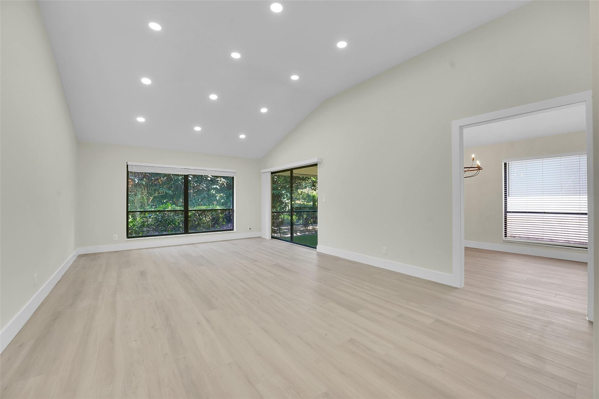 11457 Shady Oaks Lane Property Photo 9
