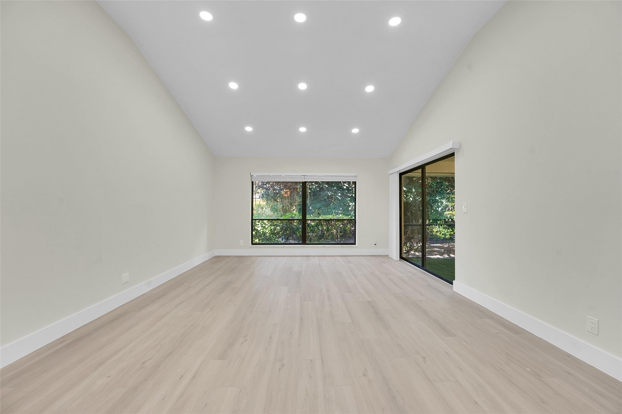11457 Shady Oaks Lane Property Photo 10