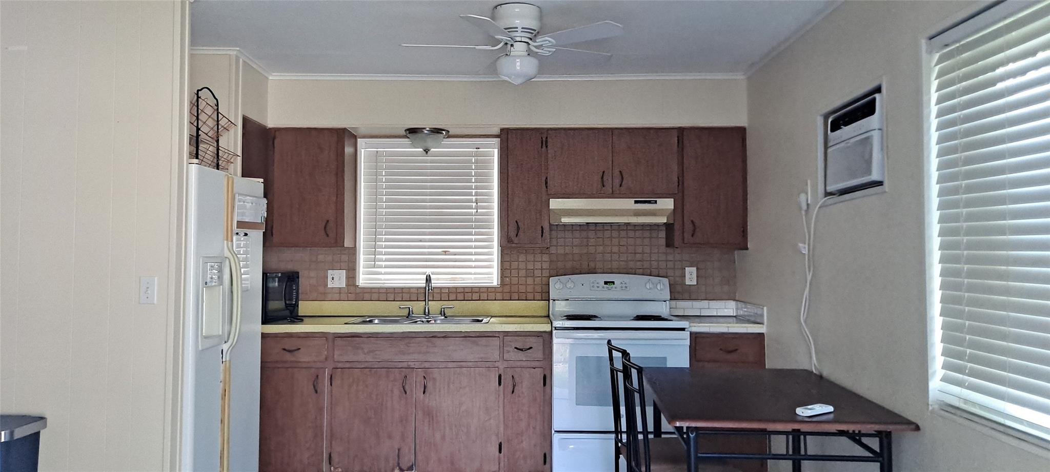 1118 Us Highway 441 Property Photo 4