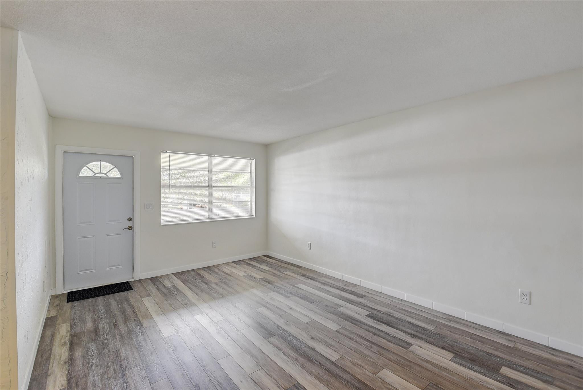 30 Se 13th Street B2 Property Photo 4