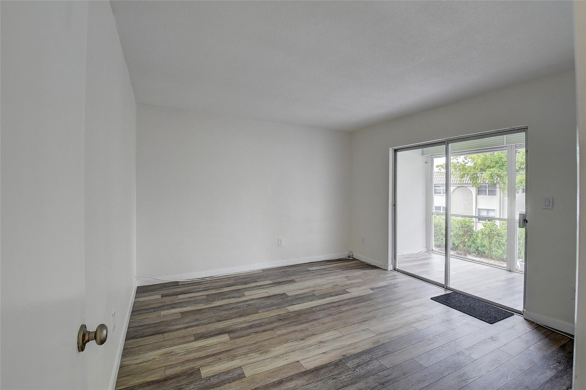 30 Se 13th Street B2 Property Photo 12