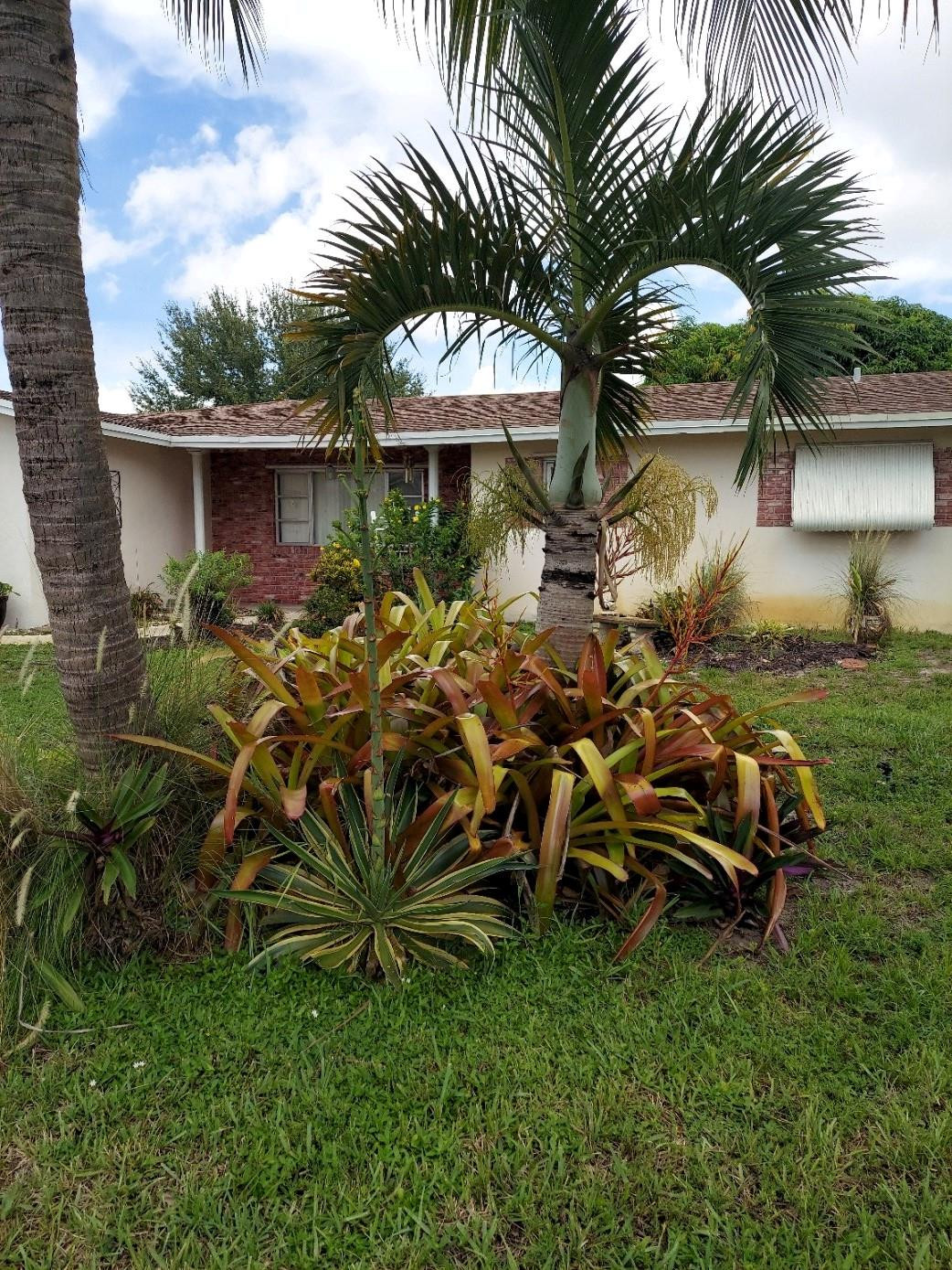 1011 Nw 45th Court Property Photo 2