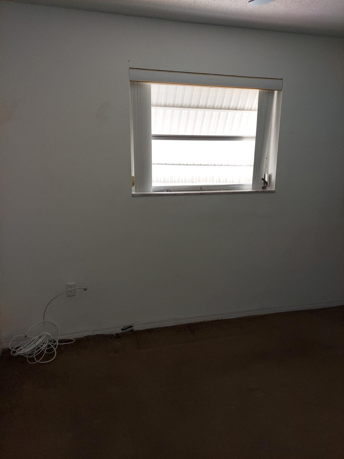 1011 Nw 45th Court Property Photo 4