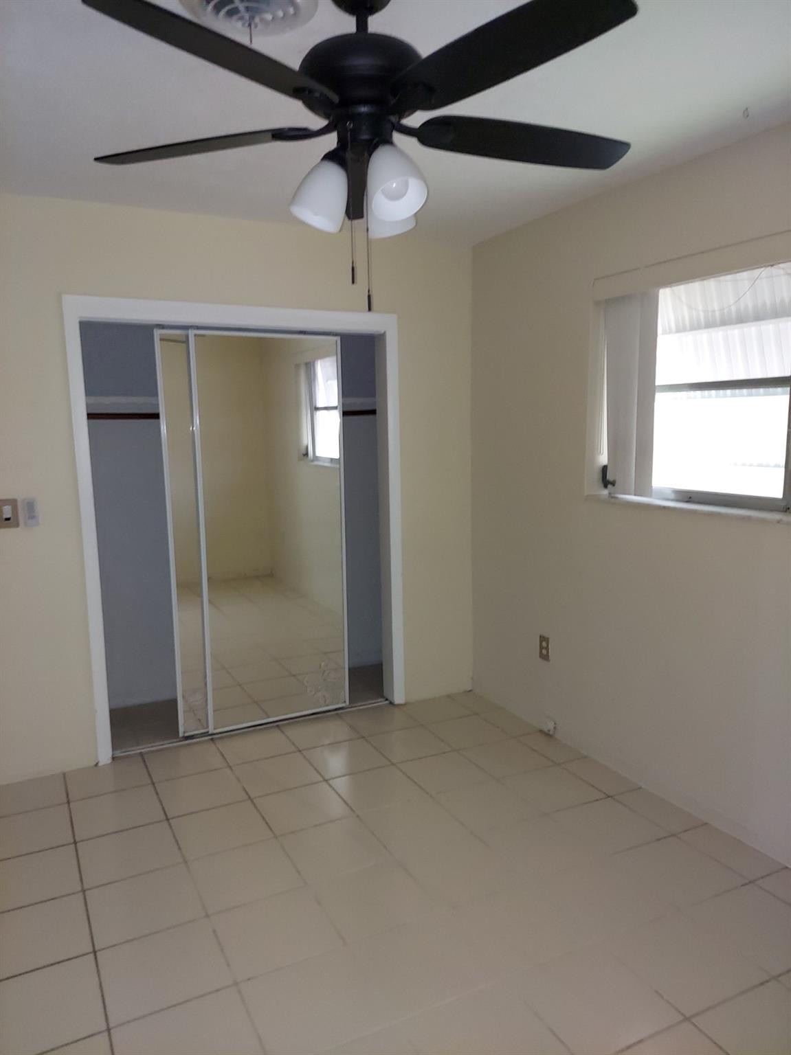 1011 Nw 45th Court Property Photo 12