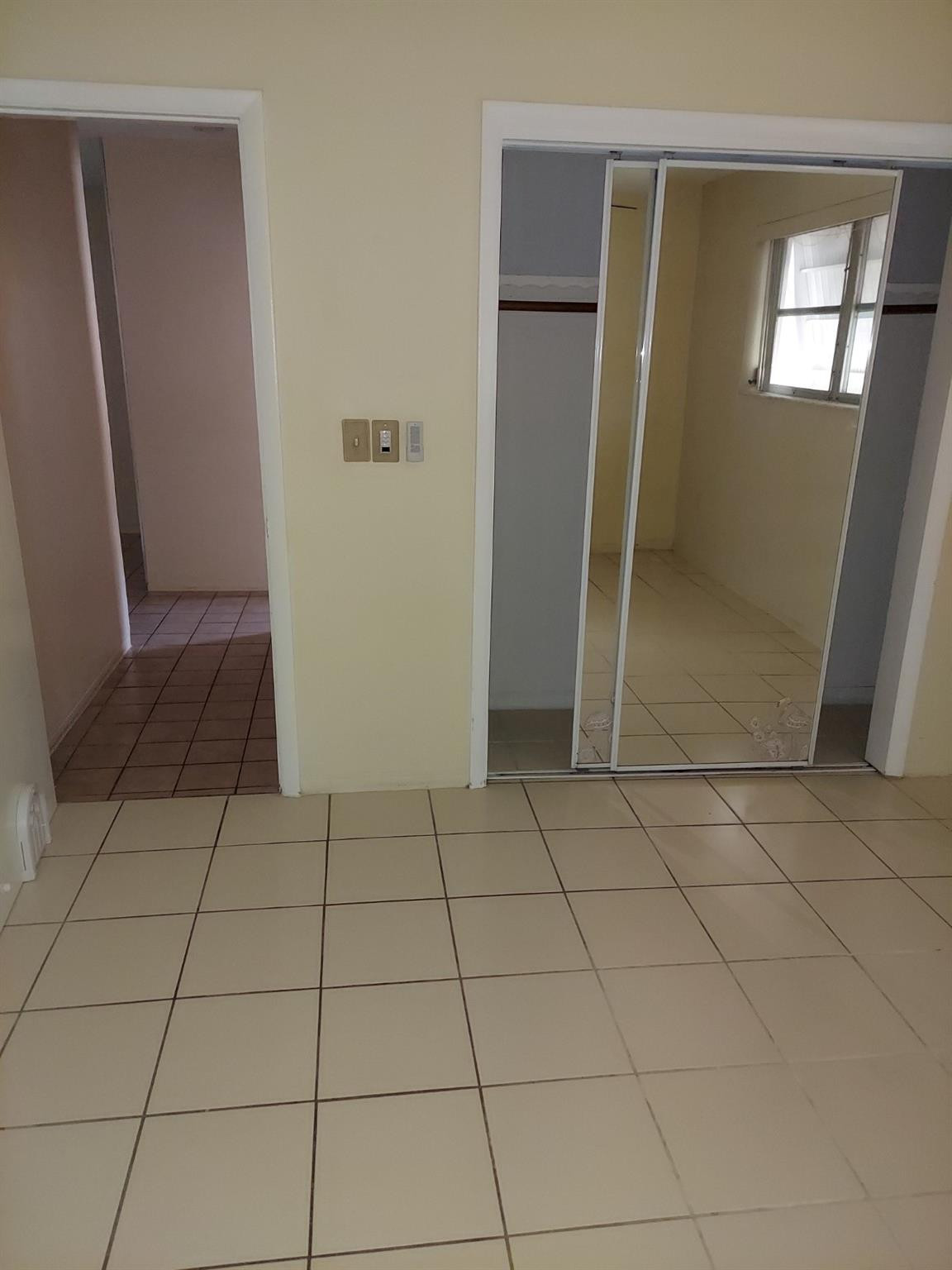 1011 Nw 45th Court Property Photo 13