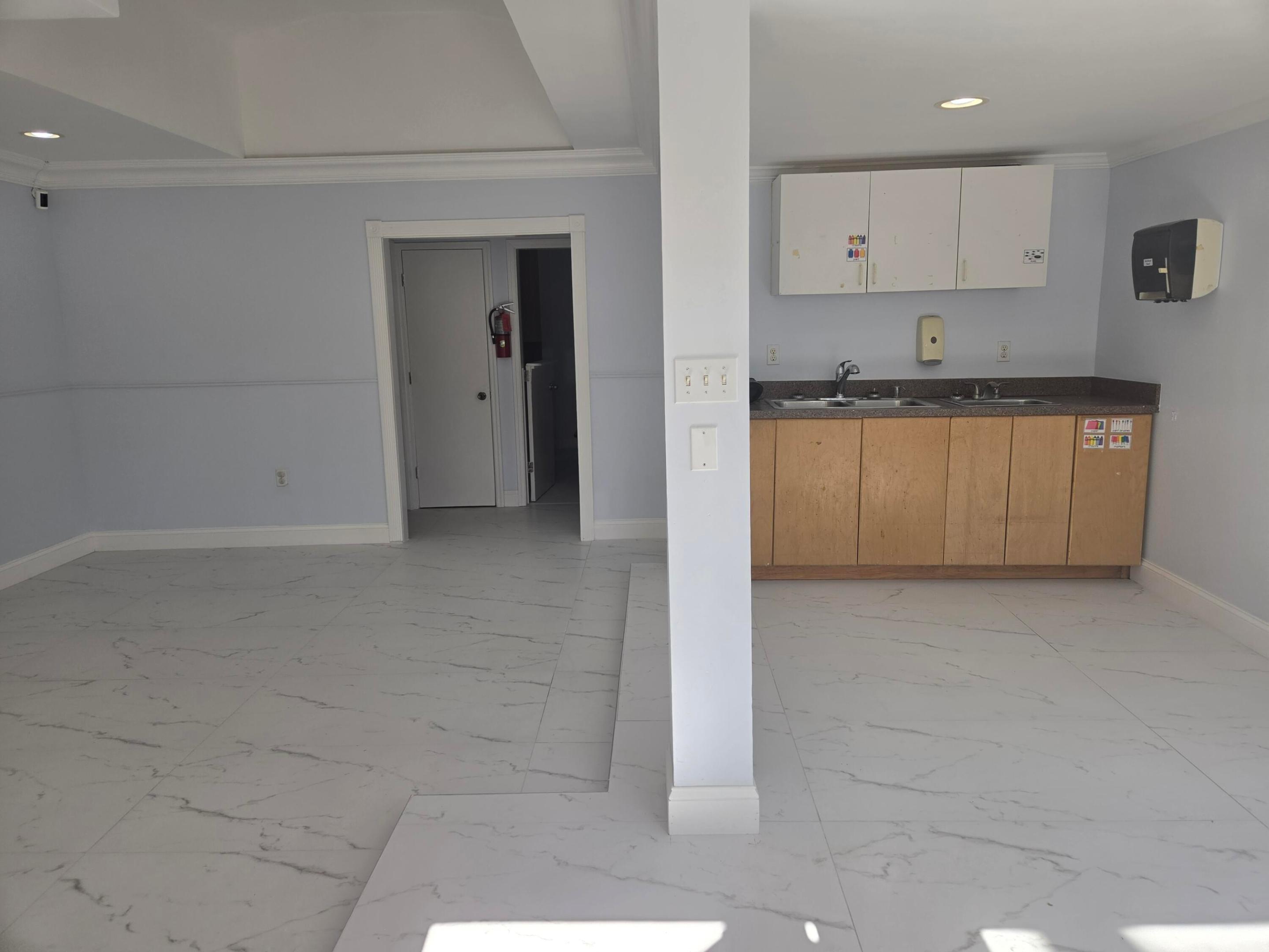 1100 Ne 23rd Drive Property Photo 3