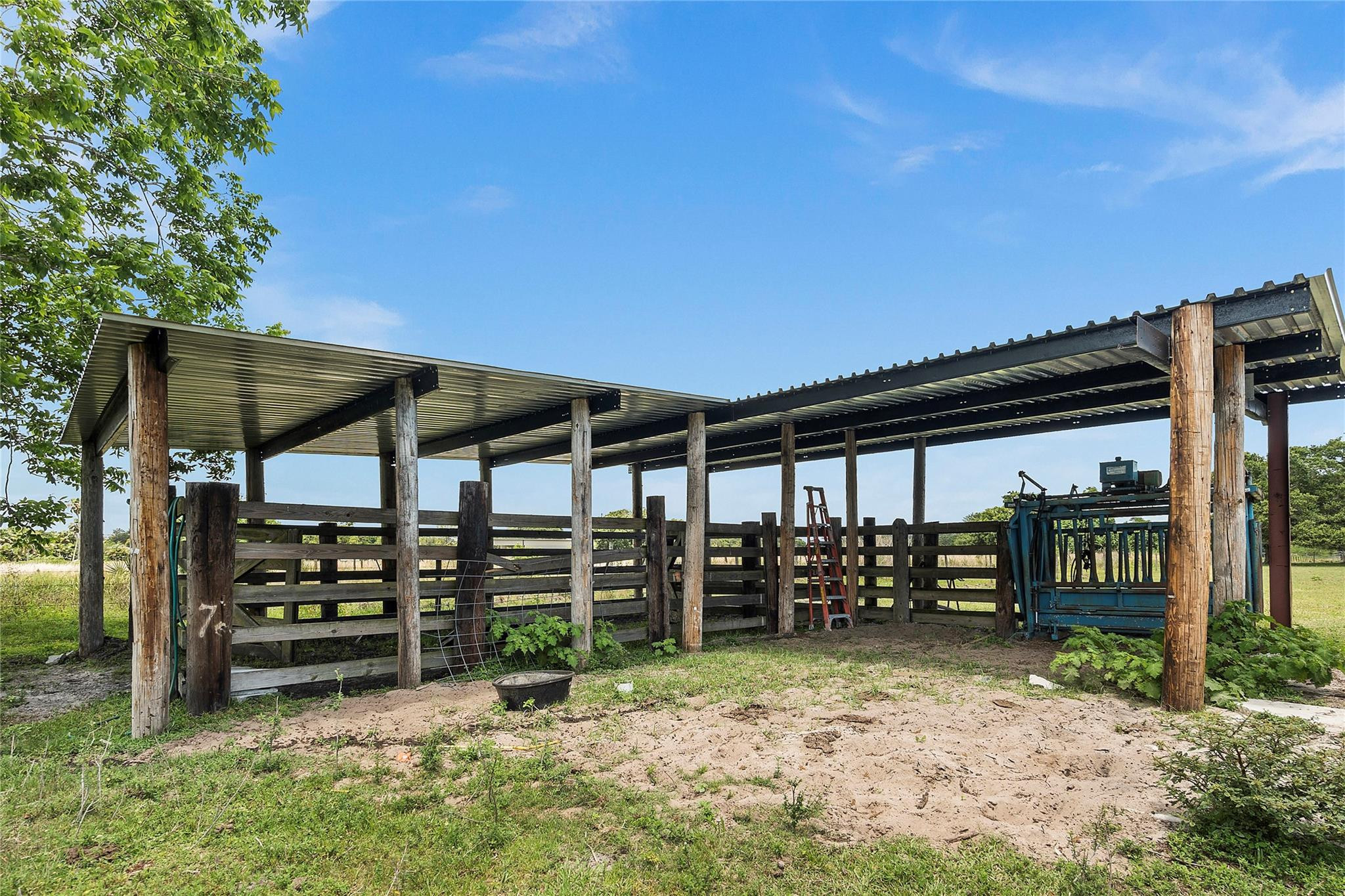 10120 W Midway Road Property Photo 9