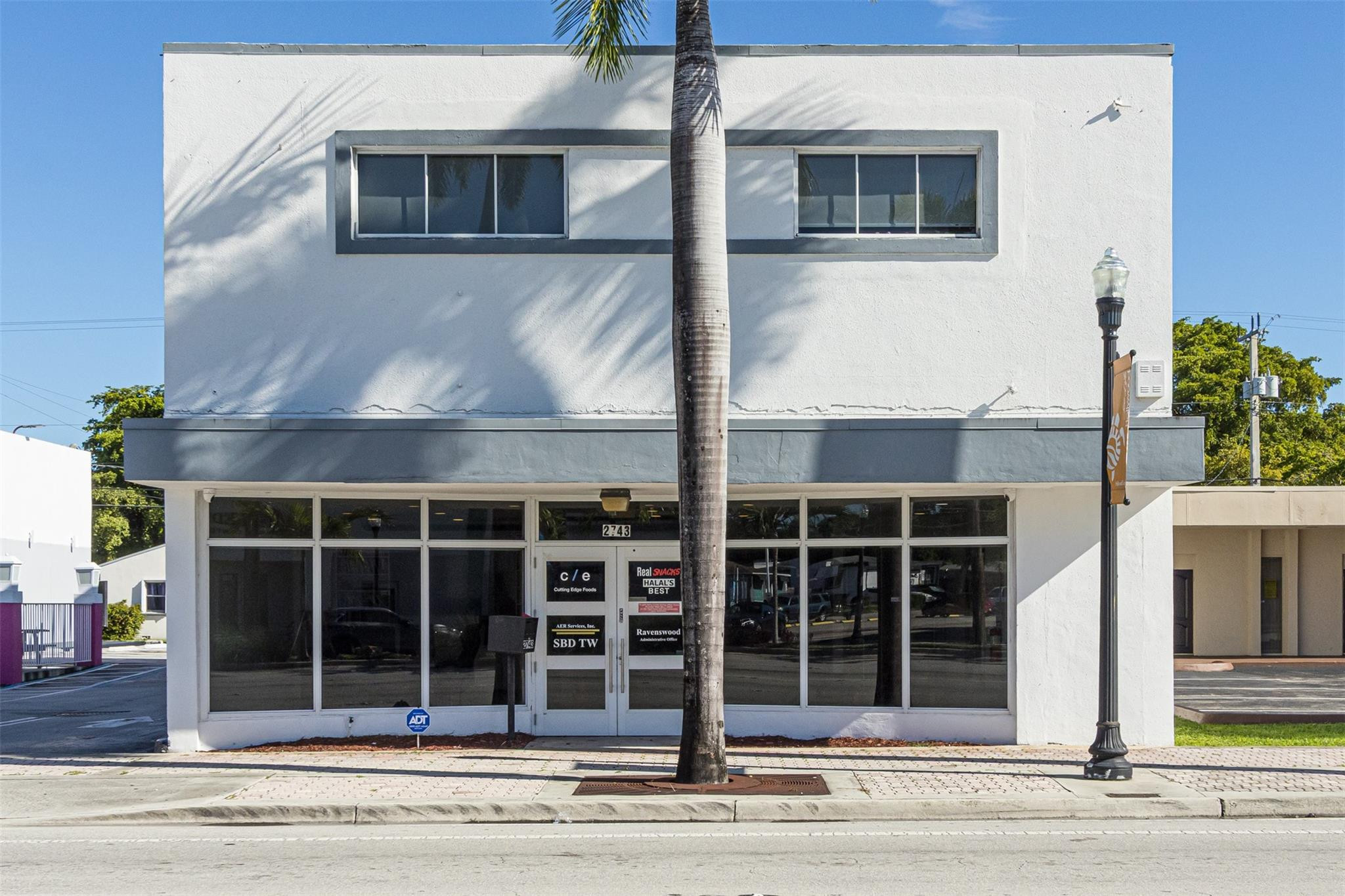 2743 Hollywood Boulevard Property Photo 1