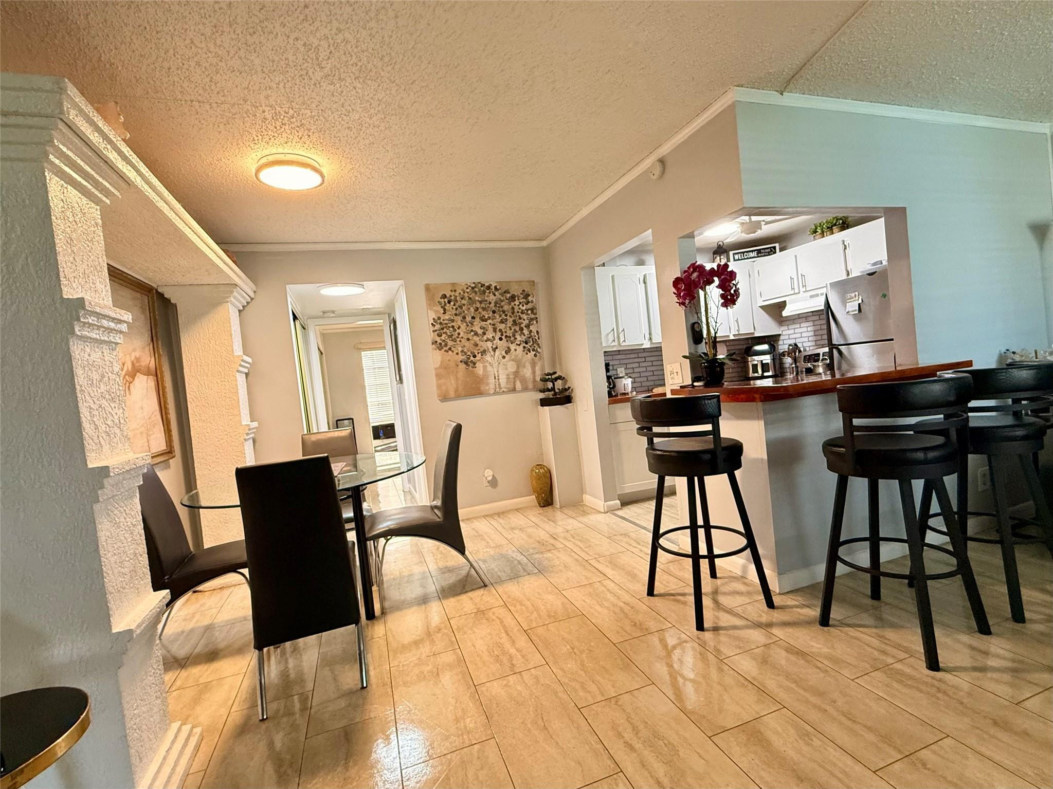355 Oakridge T 355 Property Photo 3