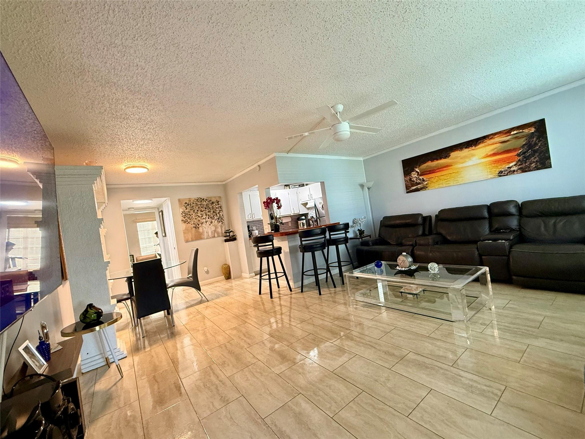 355 Oakridge T 355 Property Photo 4