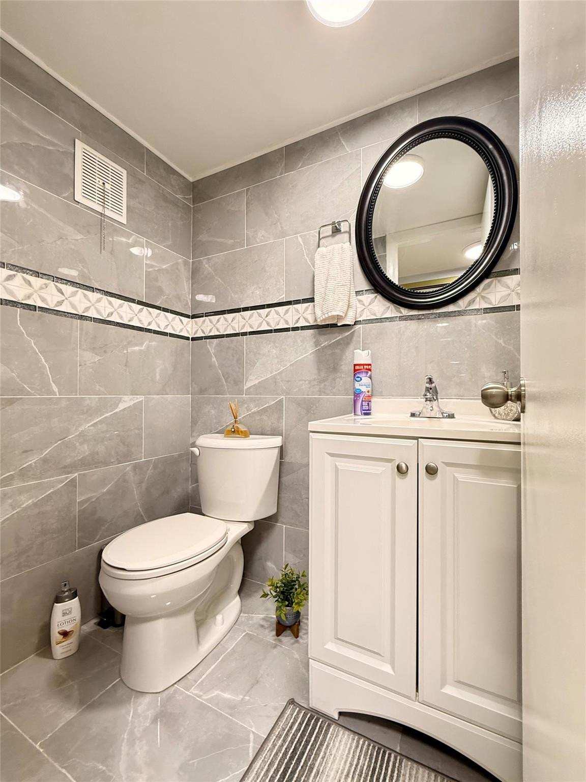 355 Oakridge T 355 Property Photo 11