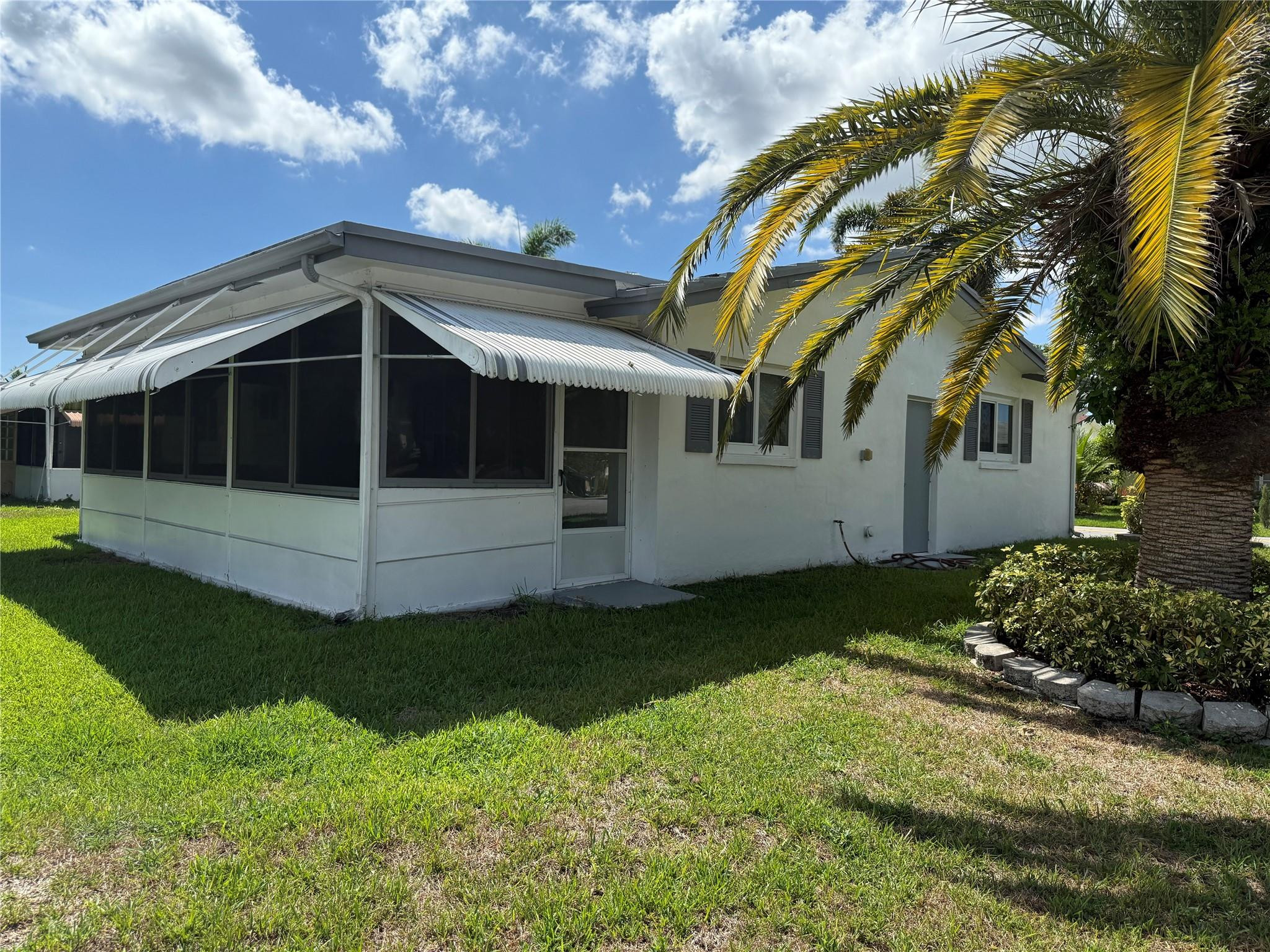 4605 Nw 49th Street Property Photo 3