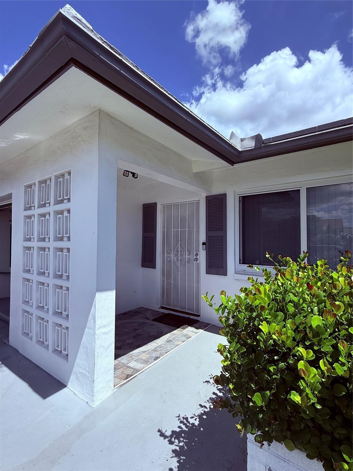 4605 Nw 49th Street Property Photo 5