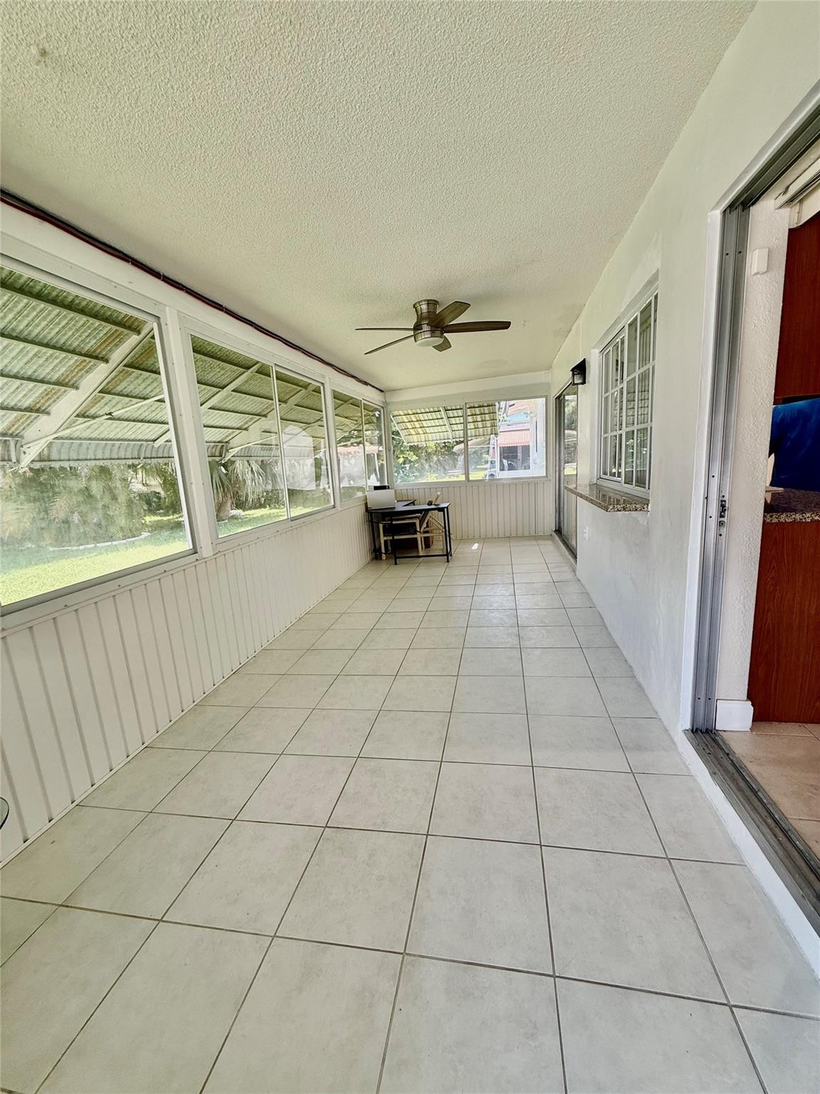 4605 Nw 49th Street Property Photo 8