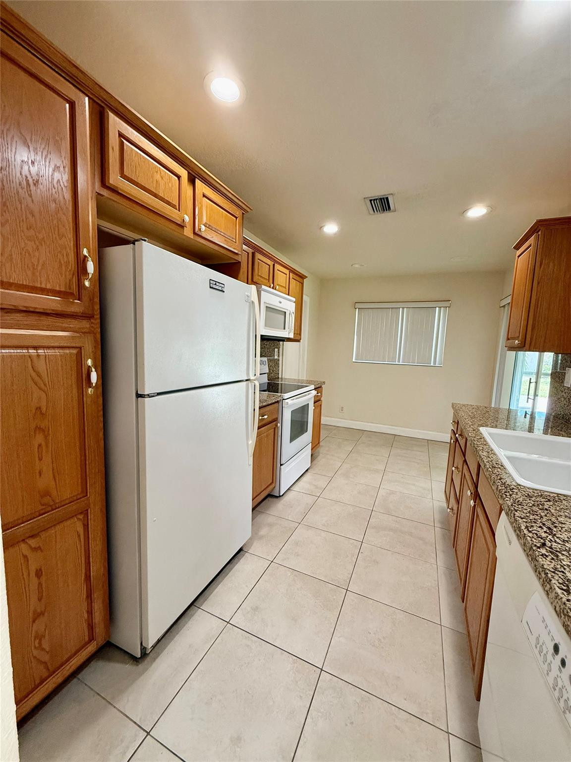 4605 Nw 49th Street Property Photo 12