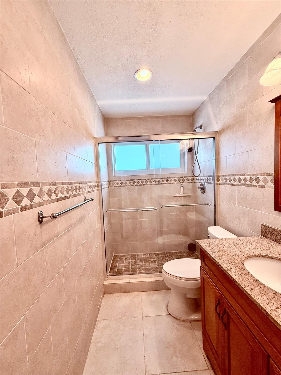 4605 Nw 49th Street Property Photo 14