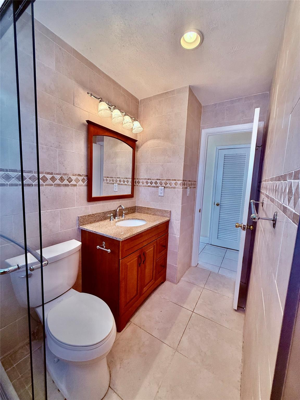 4605 Nw 49th Street Property Photo 15