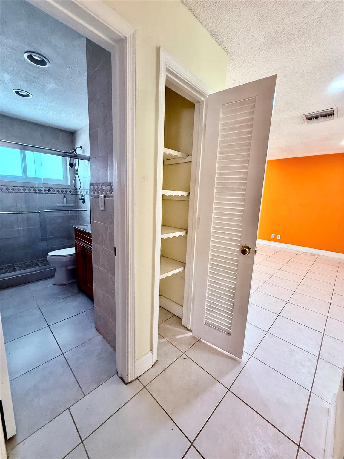4605 Nw 49th Street Property Photo 19