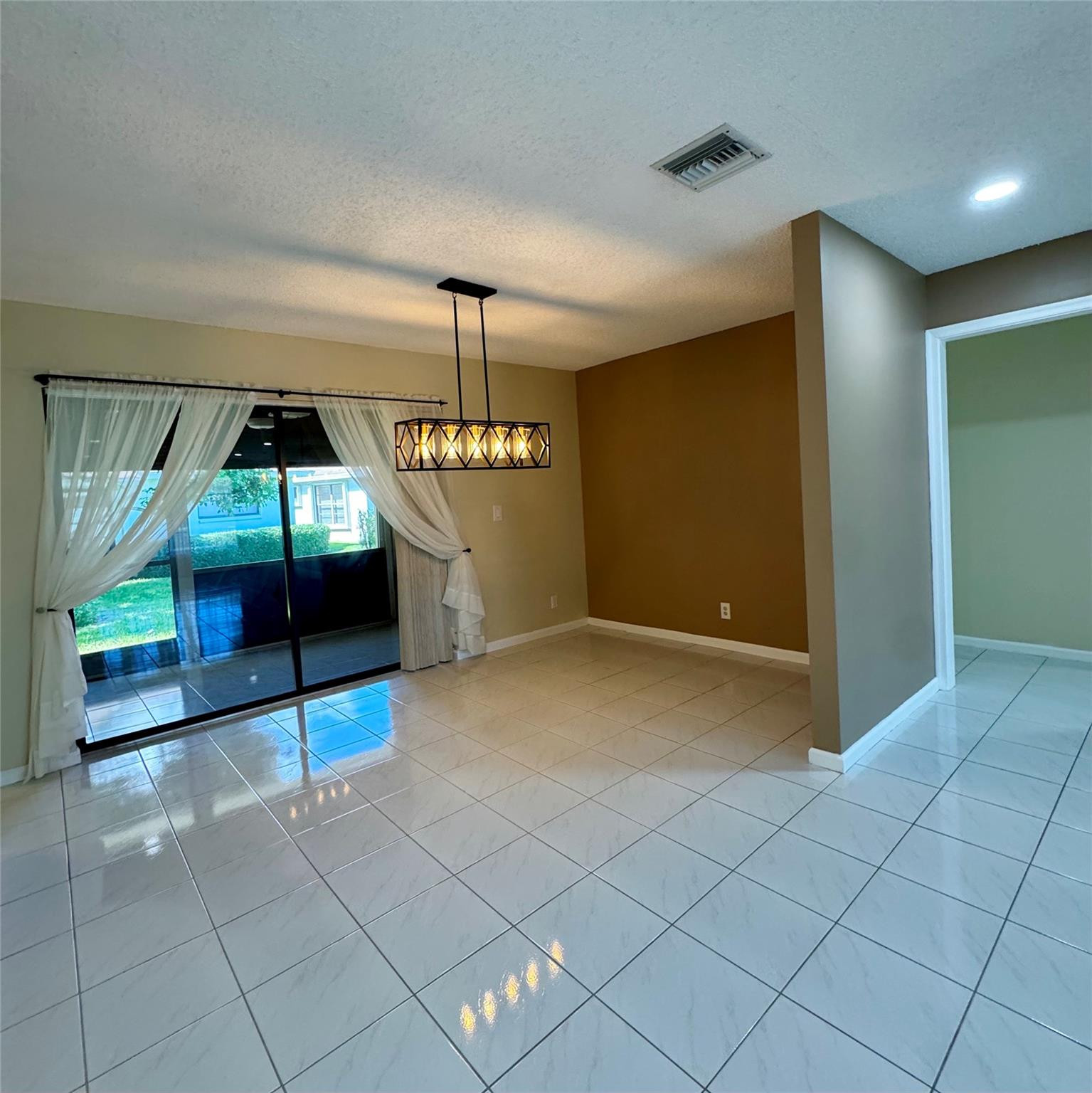 9870 Pecan Tree Drive B Property Photo 9