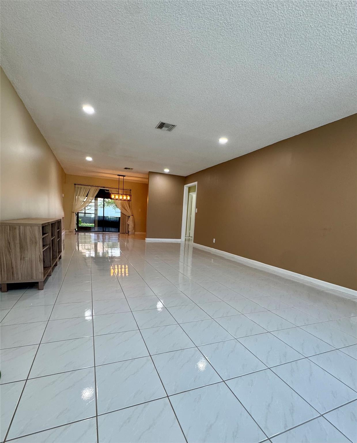 9870 Pecan Tree Drive B Property Photo 11