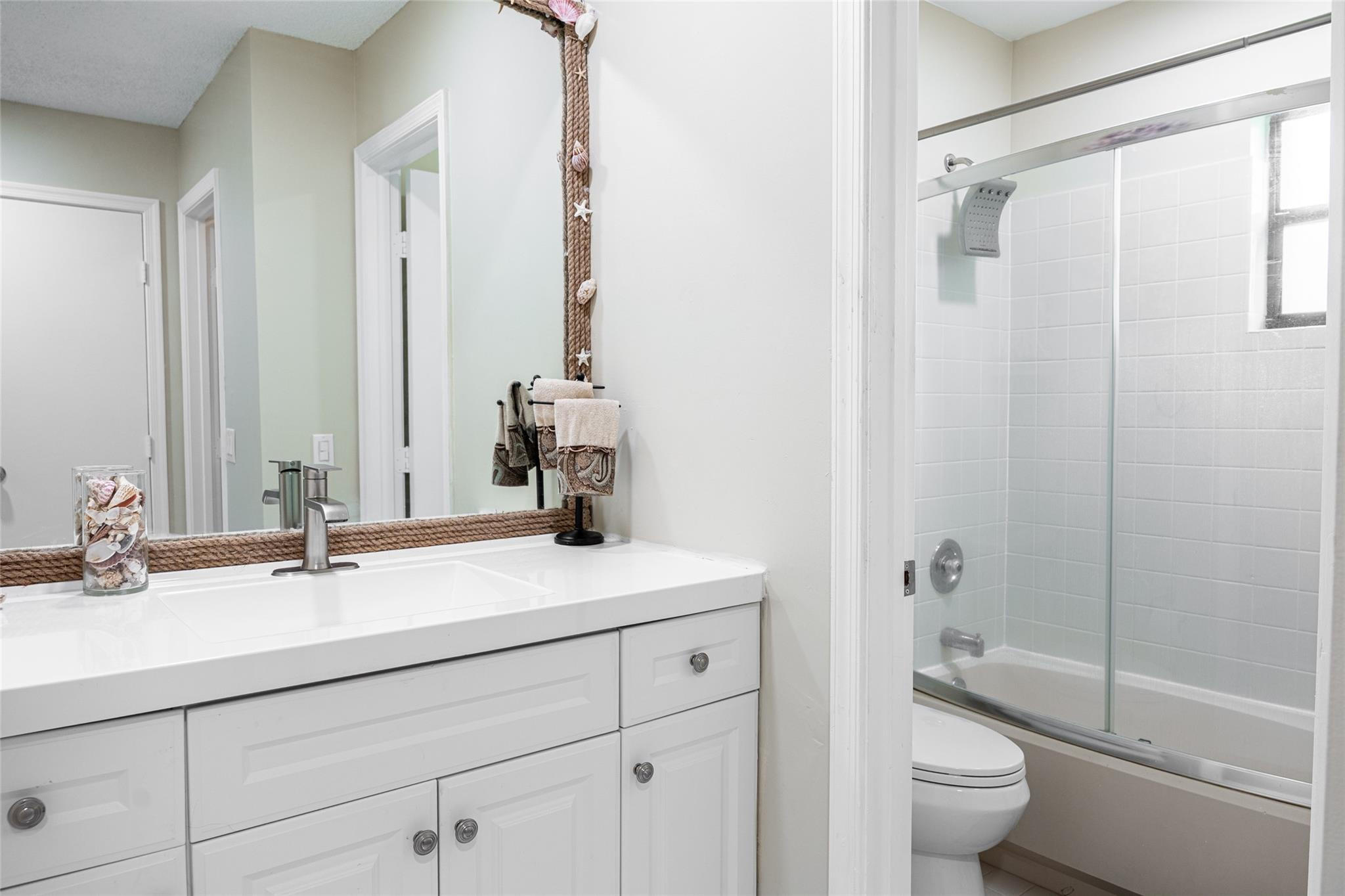 9870 Pecan Tree Drive B Property Photo 14