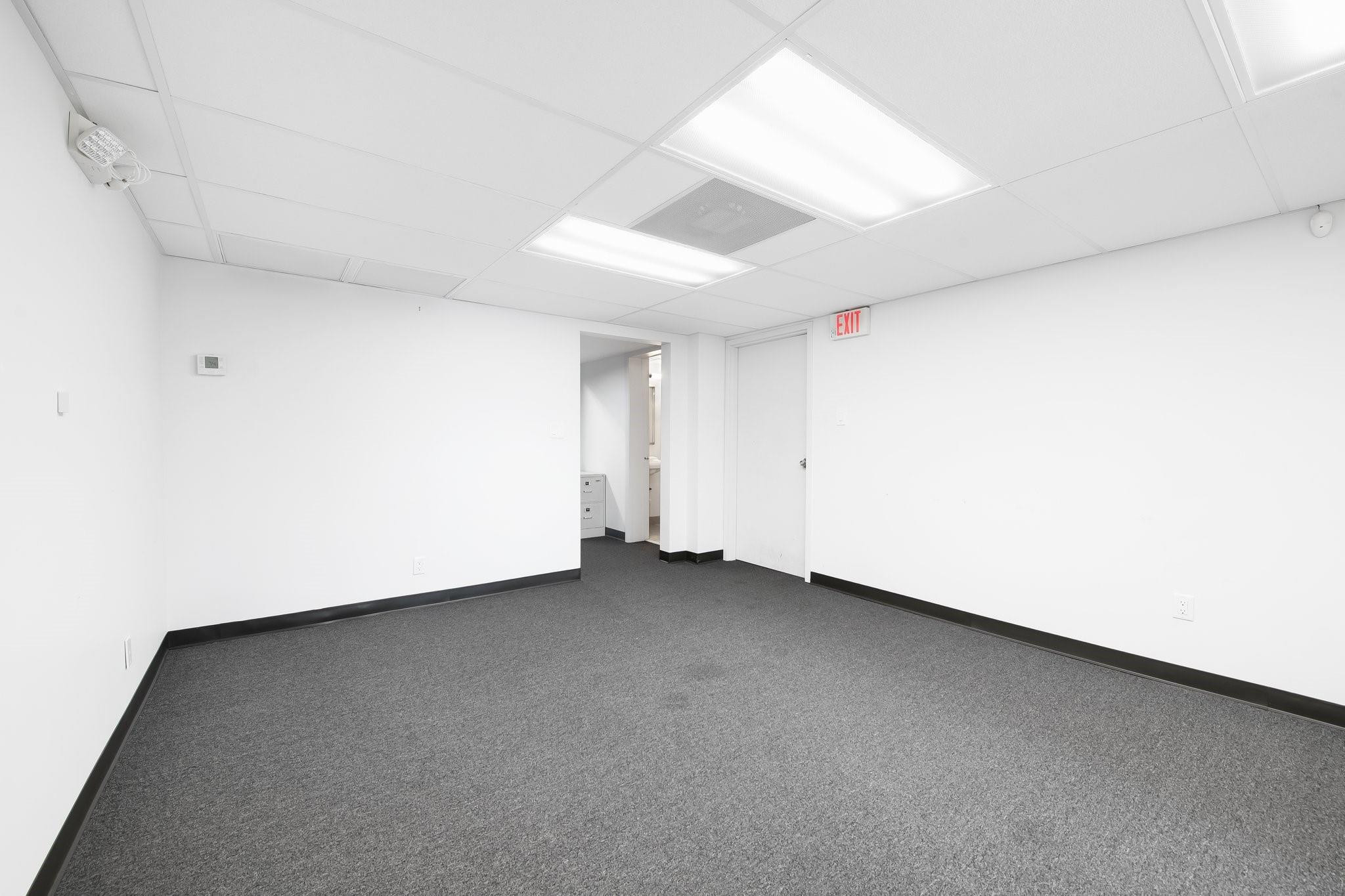 1231 Ne 8th Avenue Property Photo 5
