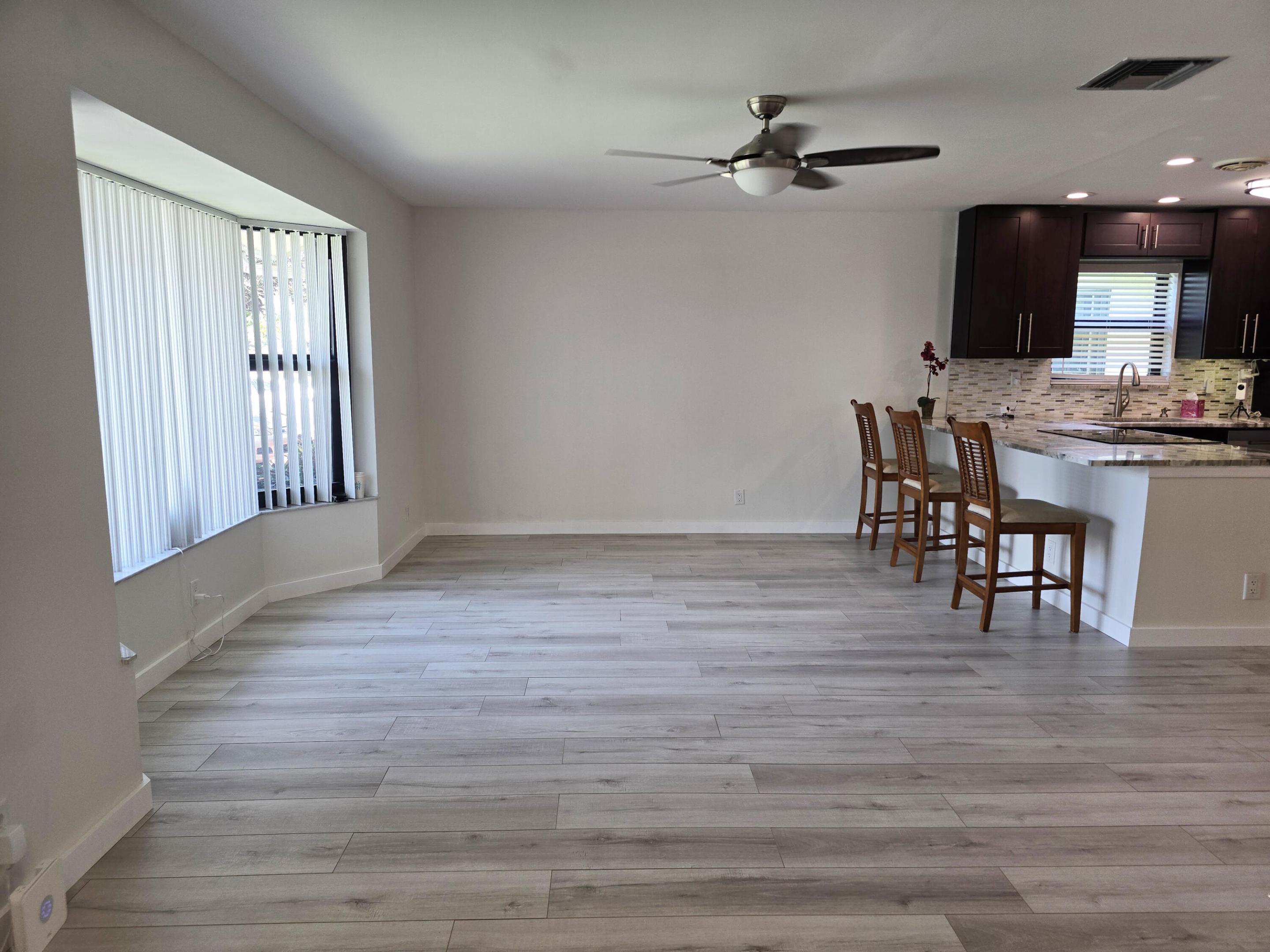 2098 Sw 17th Drive Property Photo 3