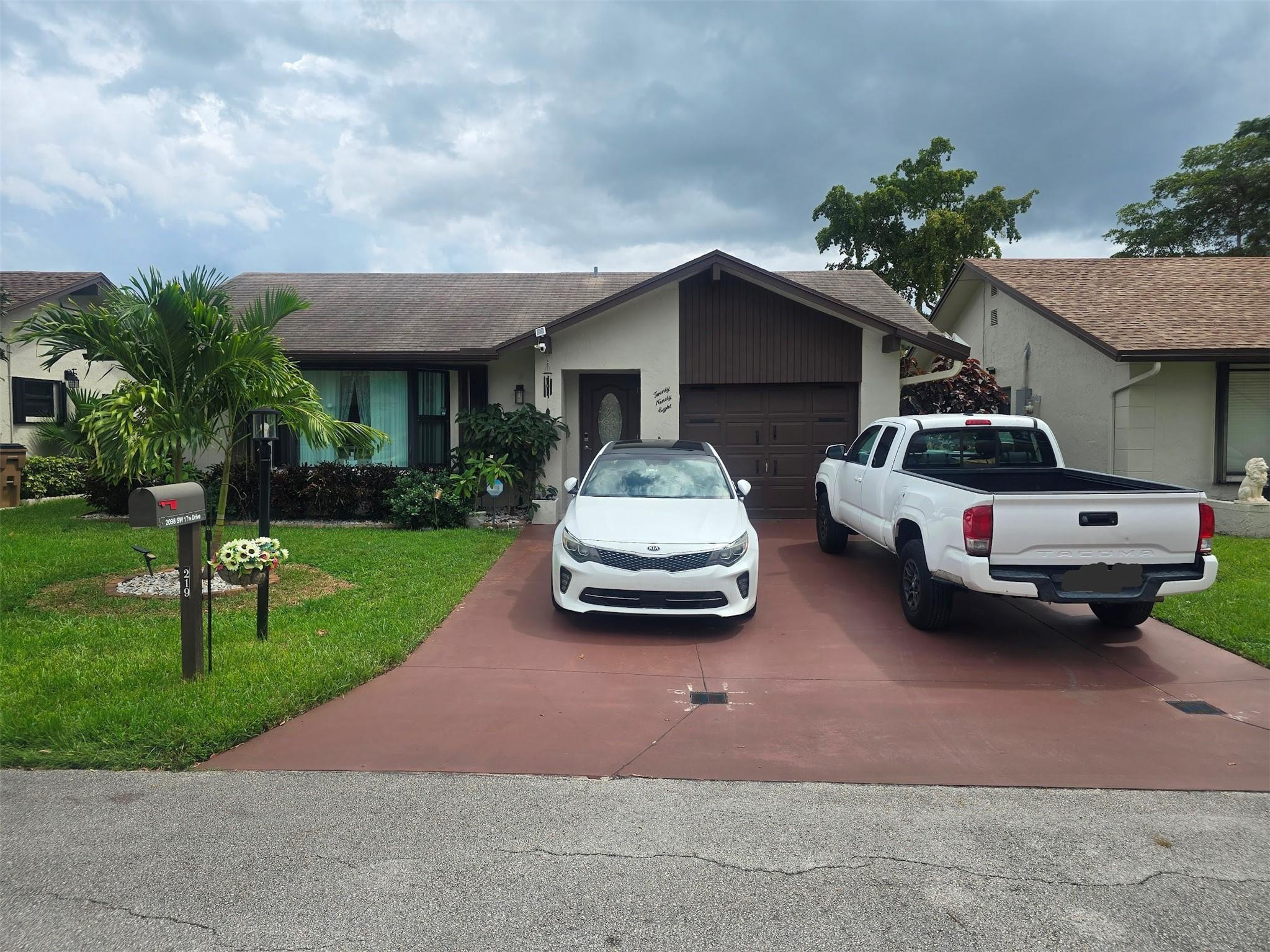 2098 Sw 17th Drive Property Photo 5