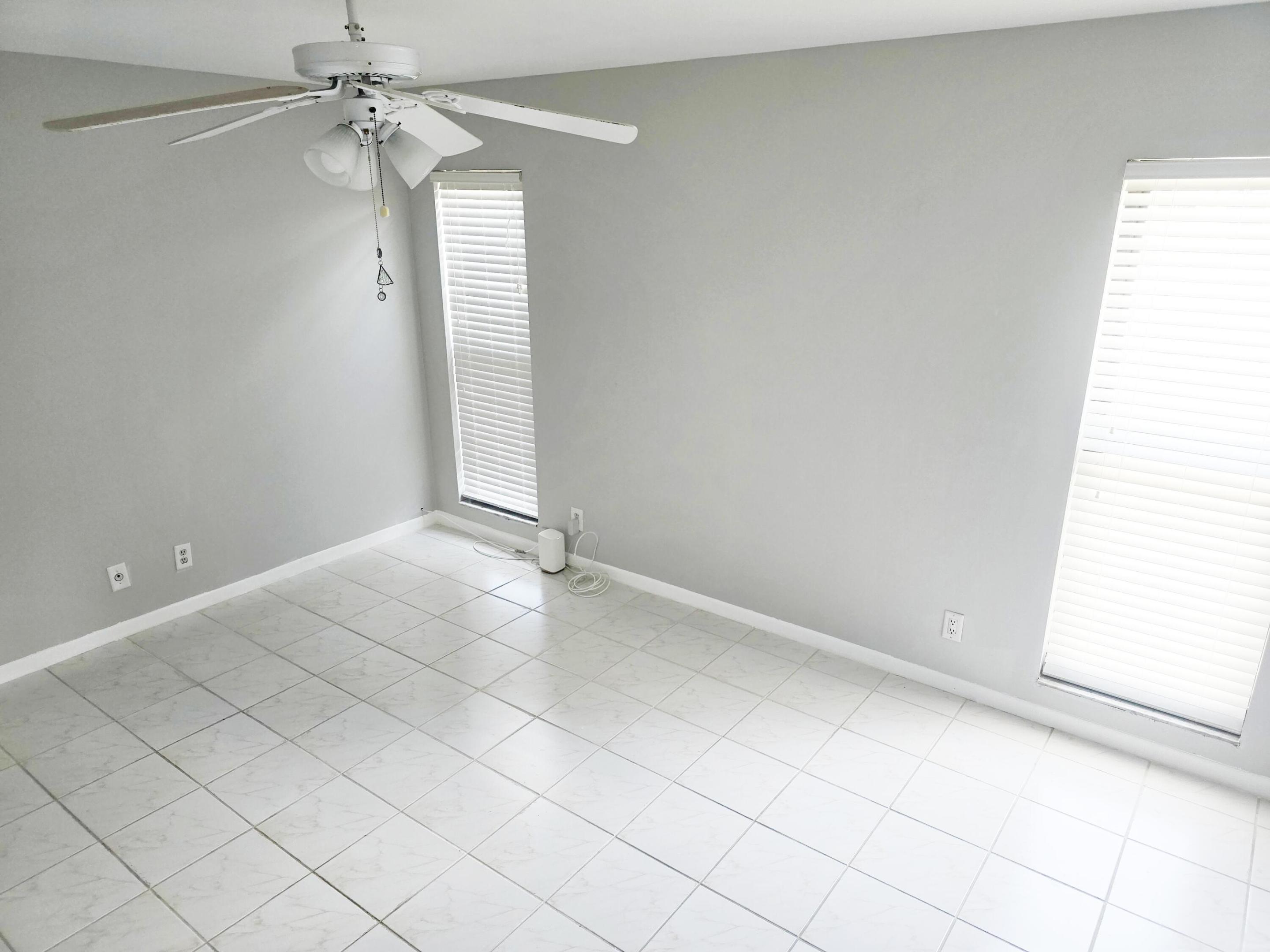 2098 Sw 17th Drive Property Photo 17