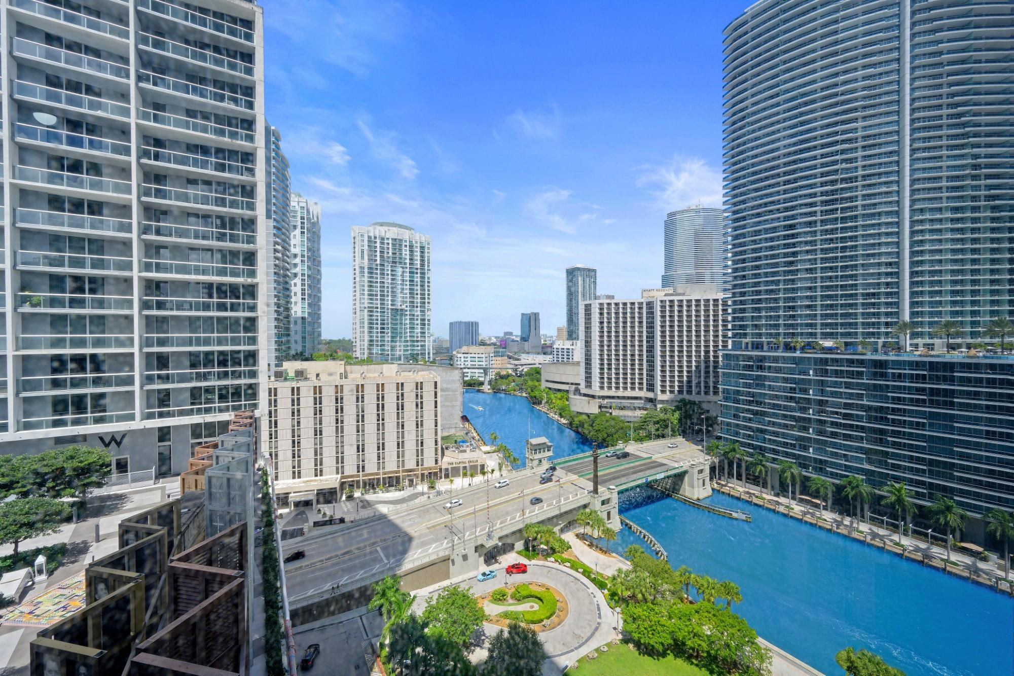 475 Brickell Avenue 1815 Property Photo 1