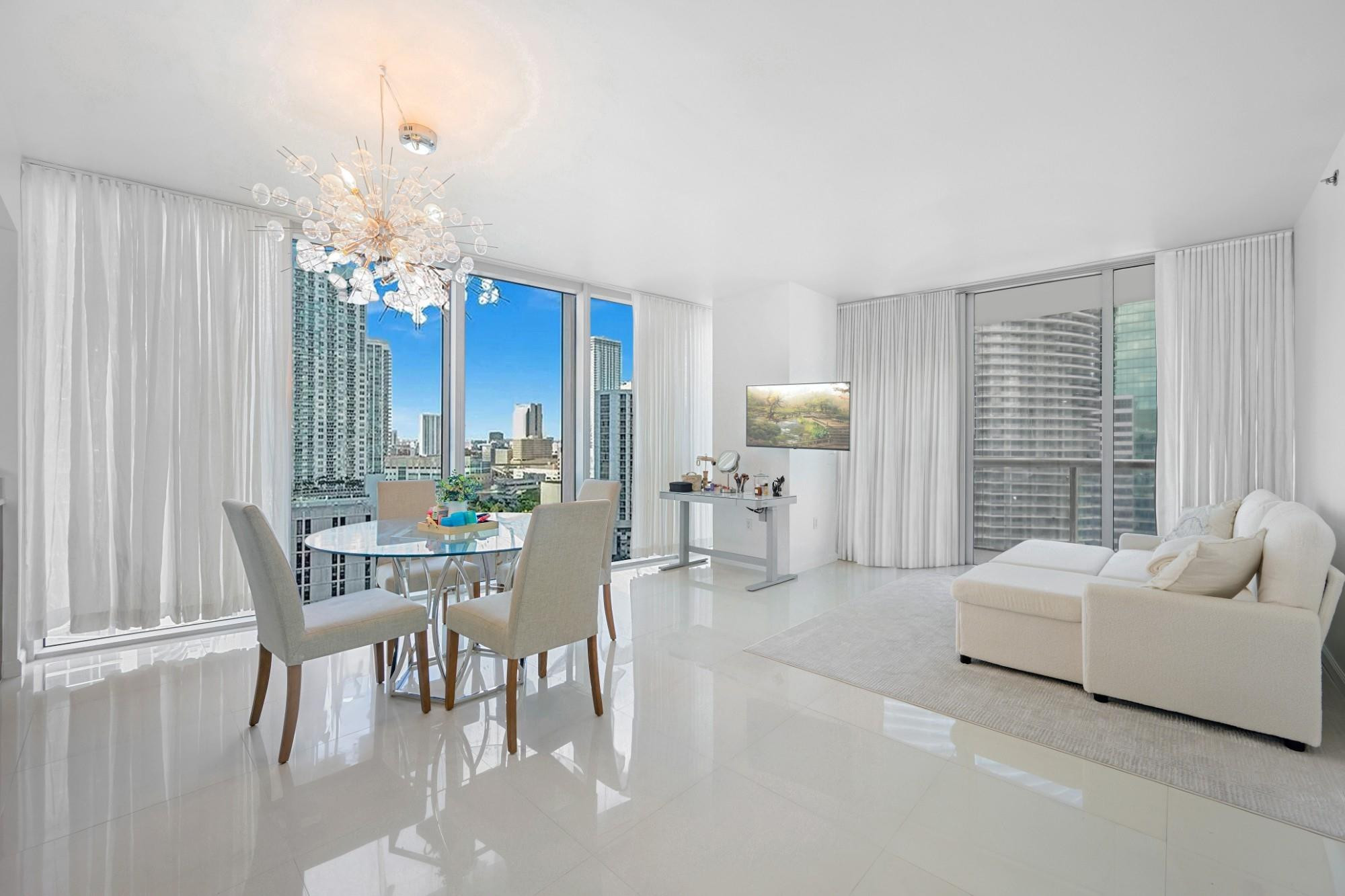 475 Brickell Avenue 1815 Property Photo 6