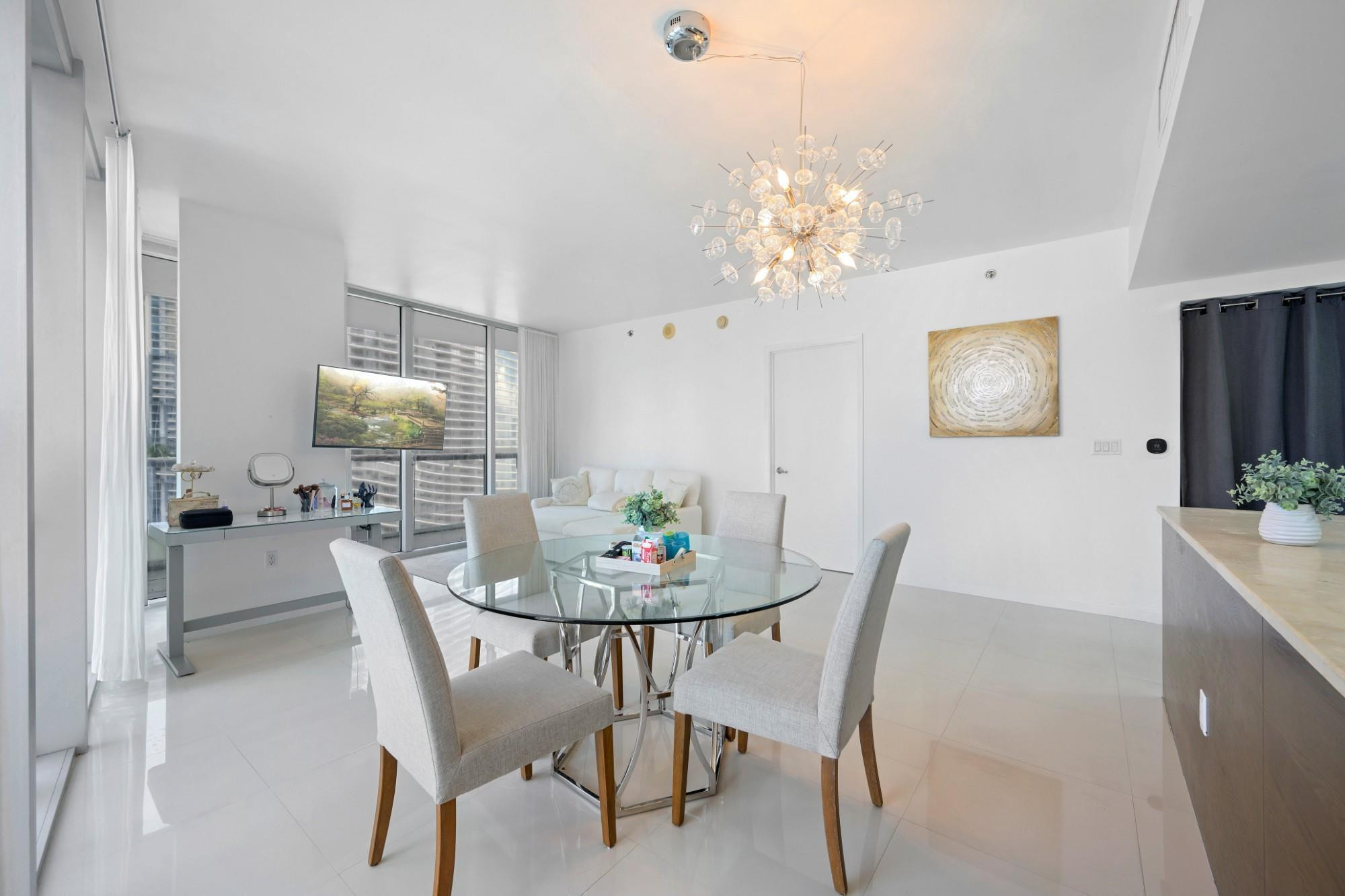 475 Brickell Avenue 1815 Property Photo 8