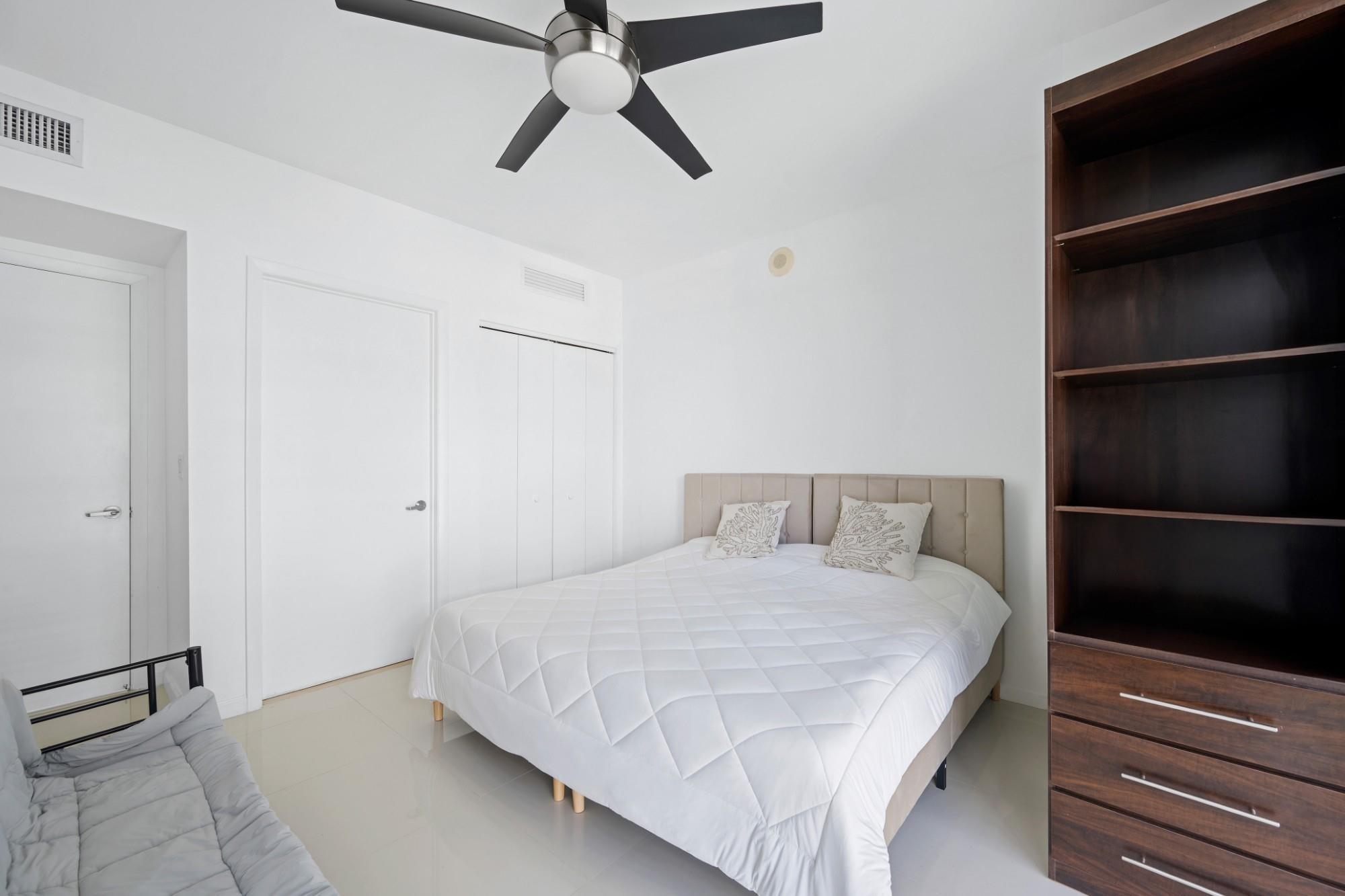 475 Brickell Avenue 1815 Property Photo 13