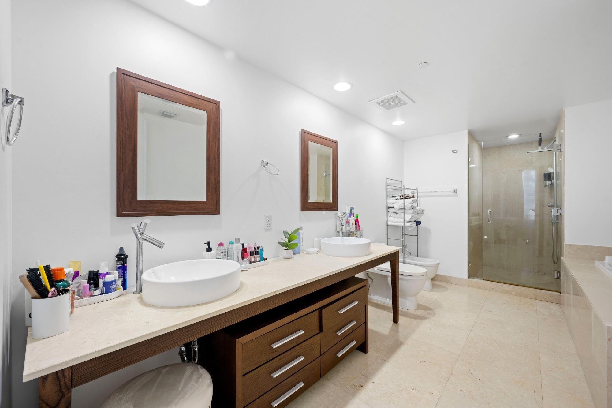 475 Brickell Avenue 1815 Property Photo 19