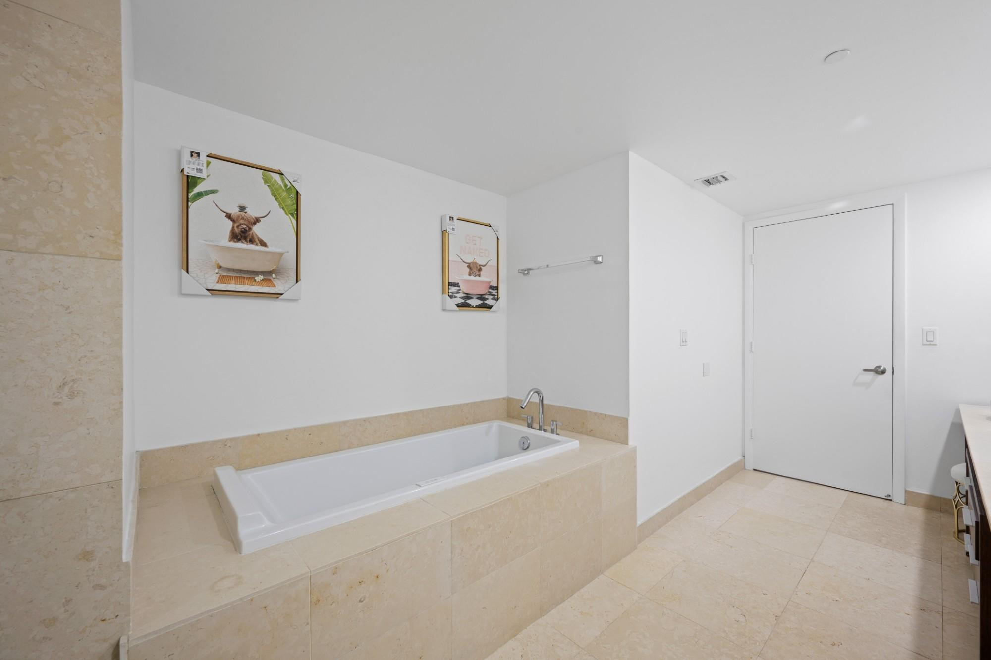 475 Brickell Avenue 1815 Property Photo 20