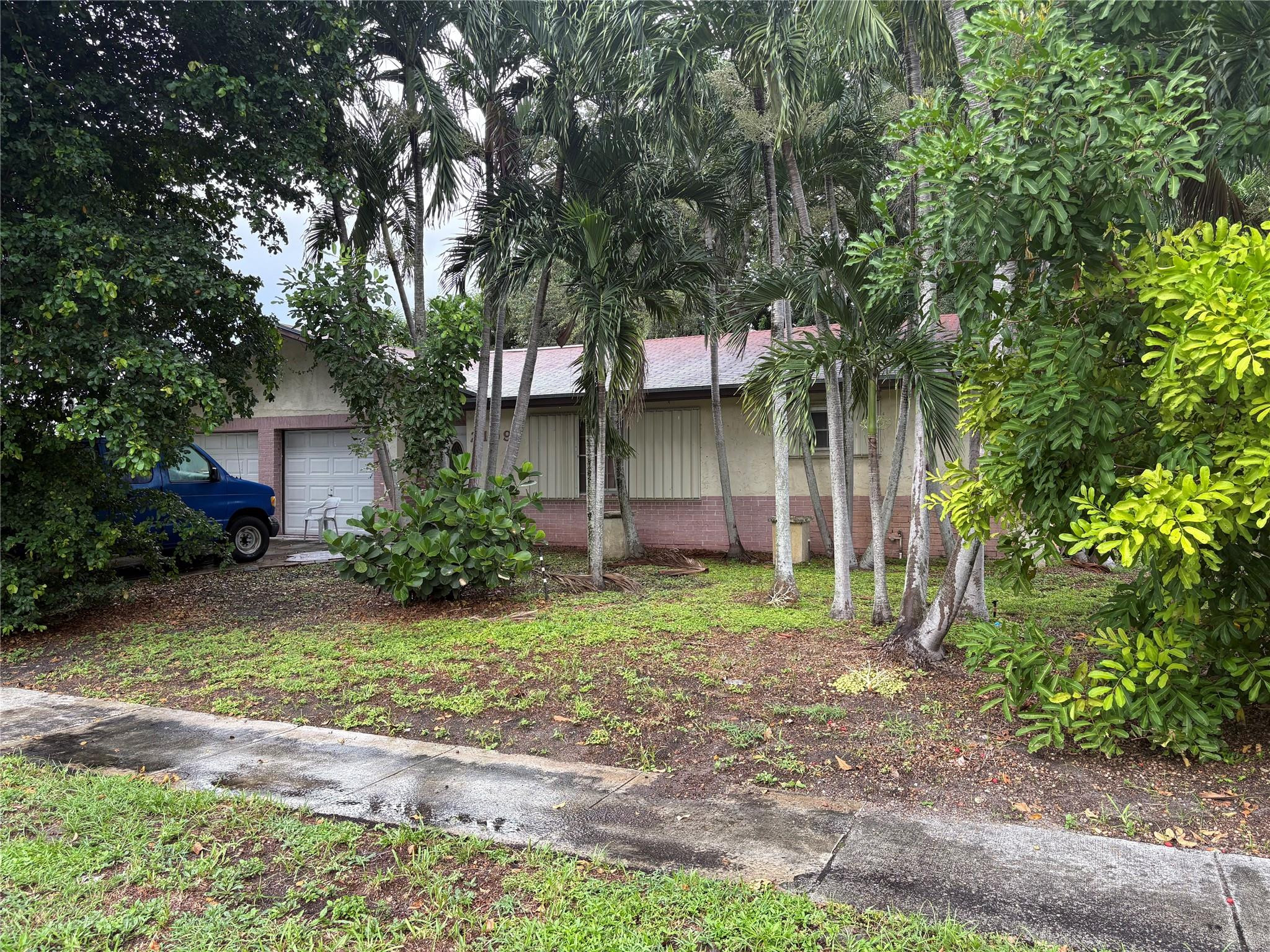 2109 Pinehurst Drive Property Photo 3