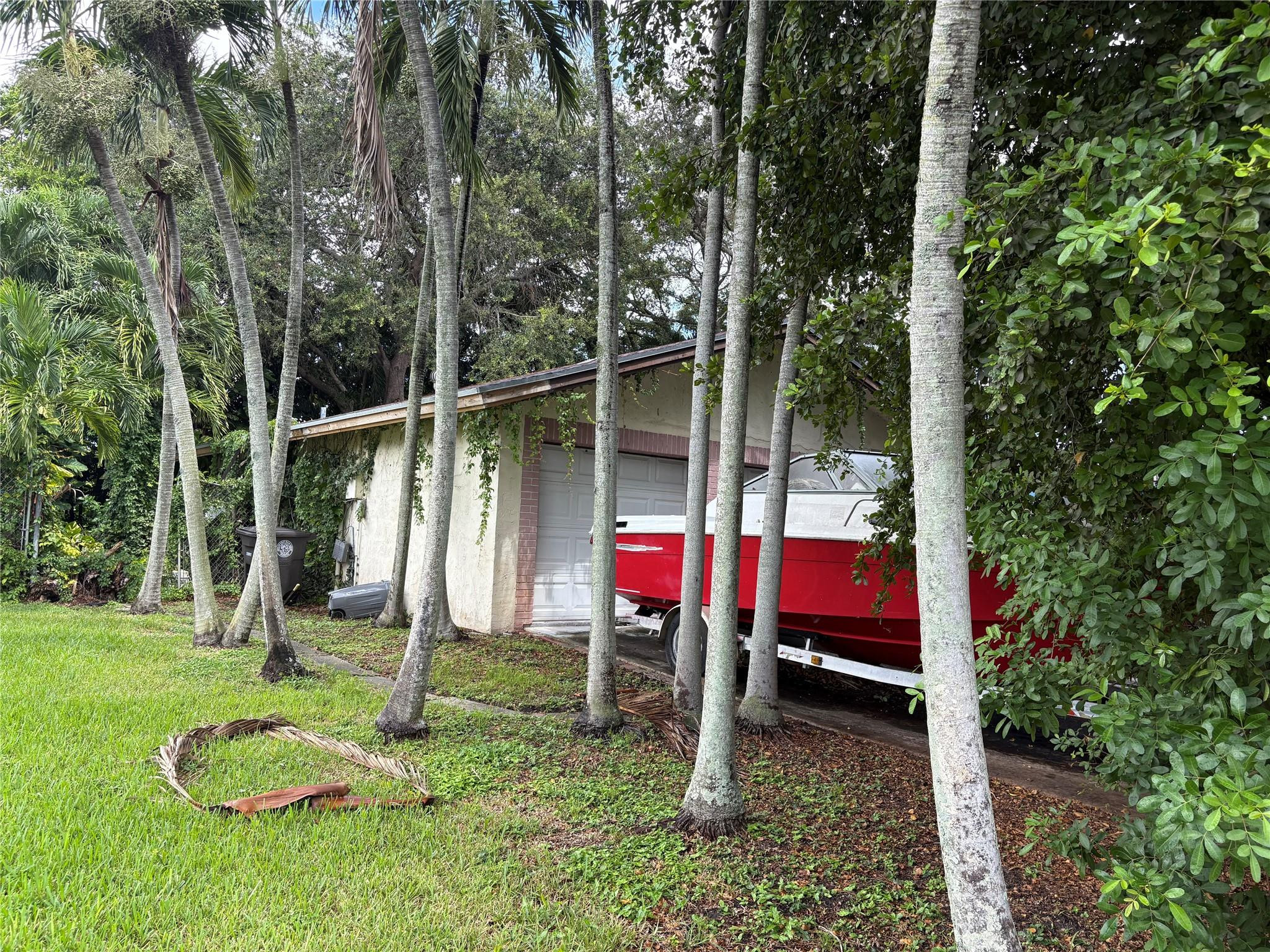 2109 Pinehurst Drive Property Photo 4