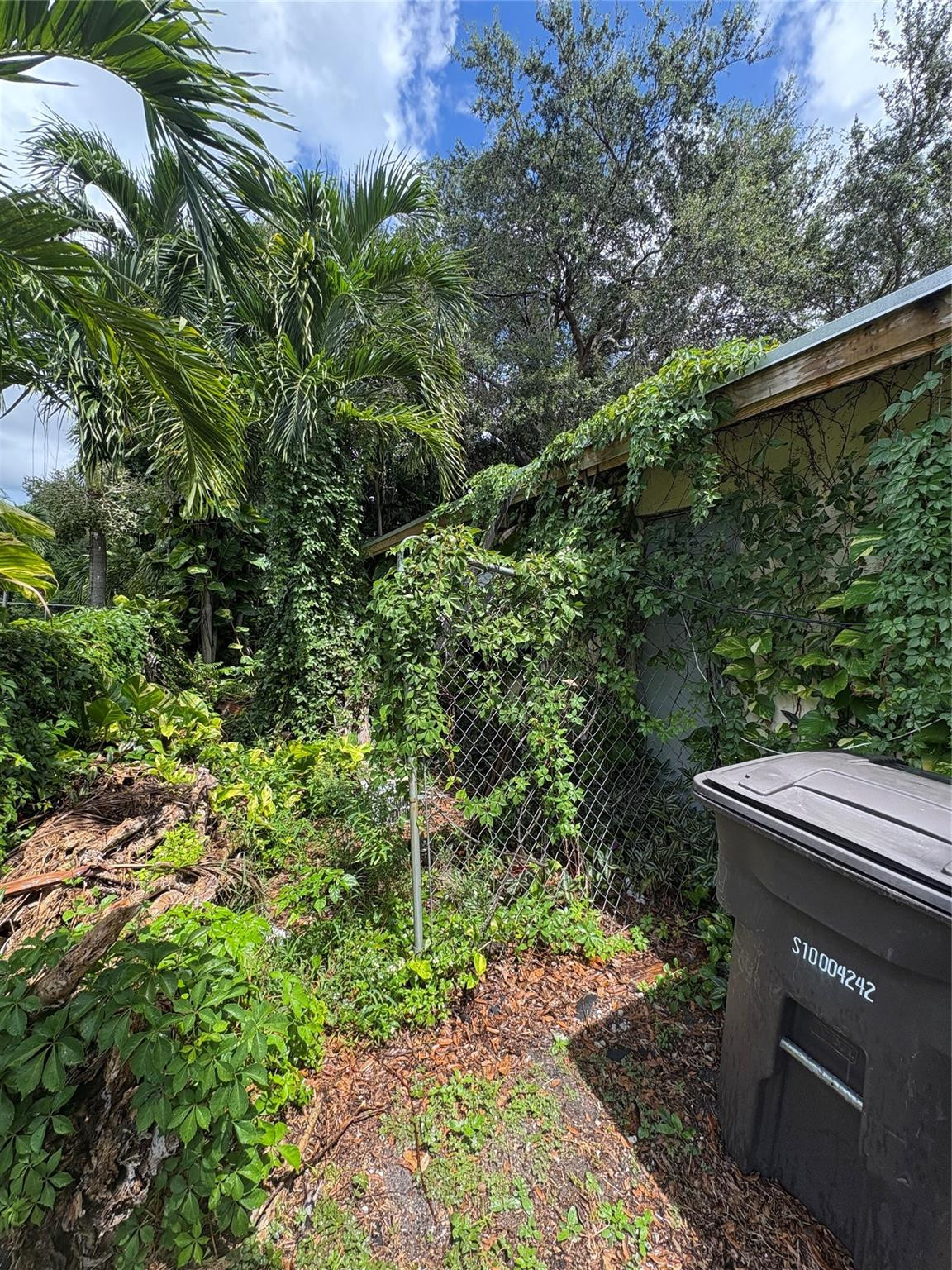 2109 Pinehurst Drive Property Photo 6